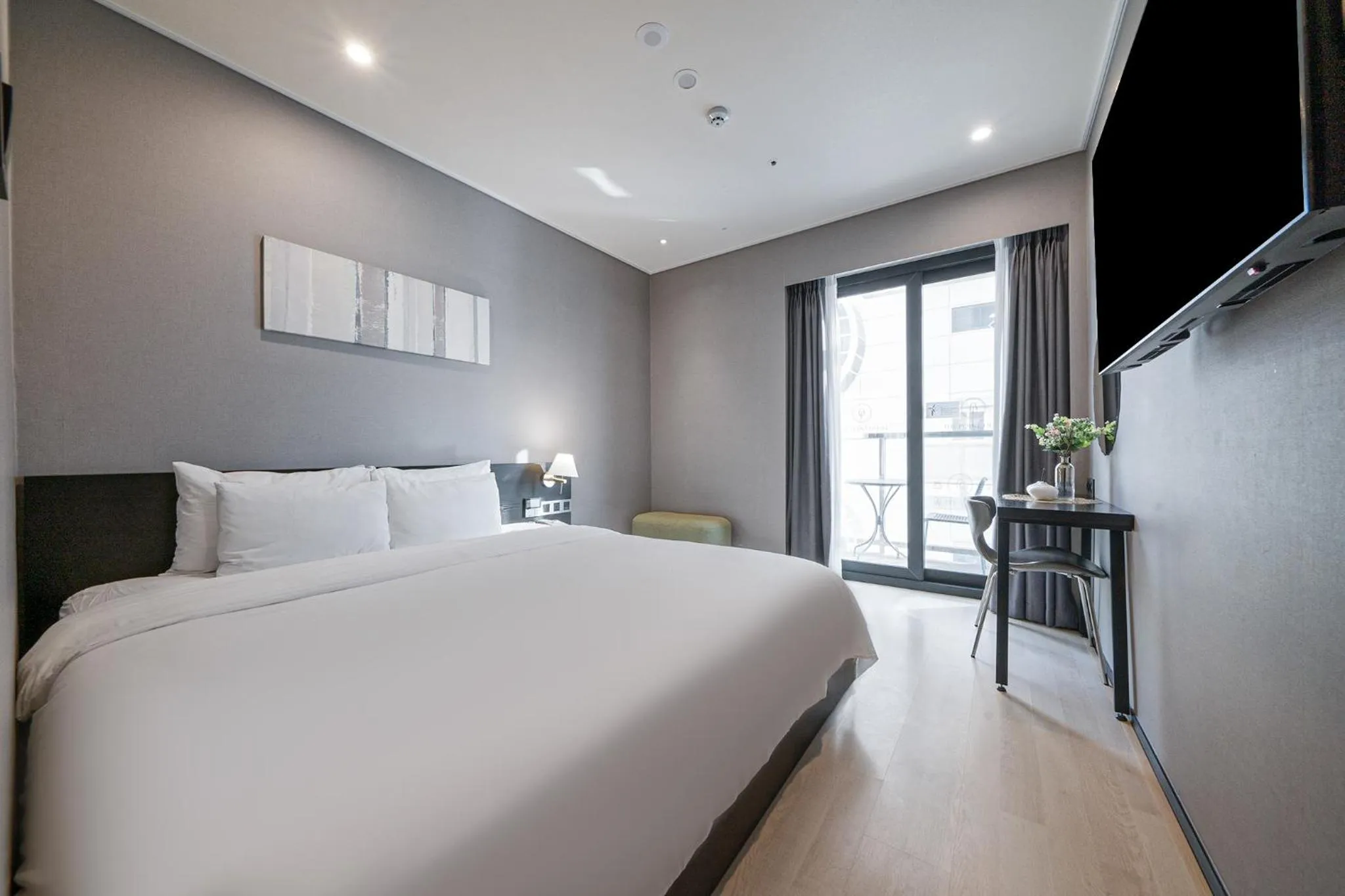 Deluxe Room with Terrace in Ocean The Point Hotel Busan