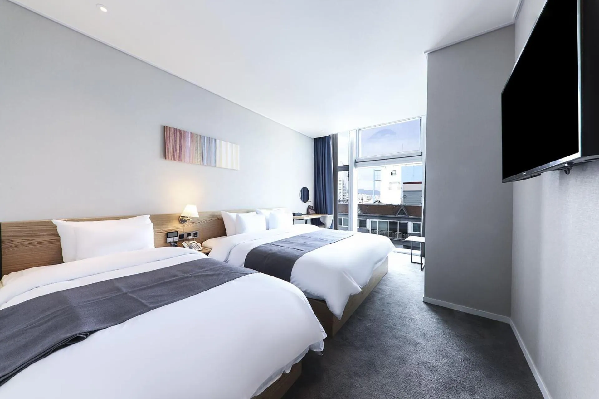 Deluxe Twin Room in Ocean The Point Hotel Busan