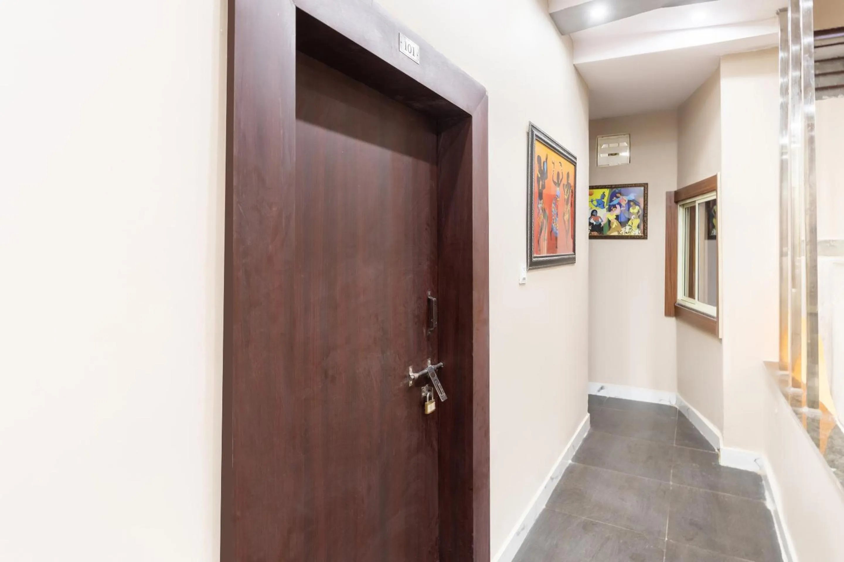 Hotel O Savitri Regency