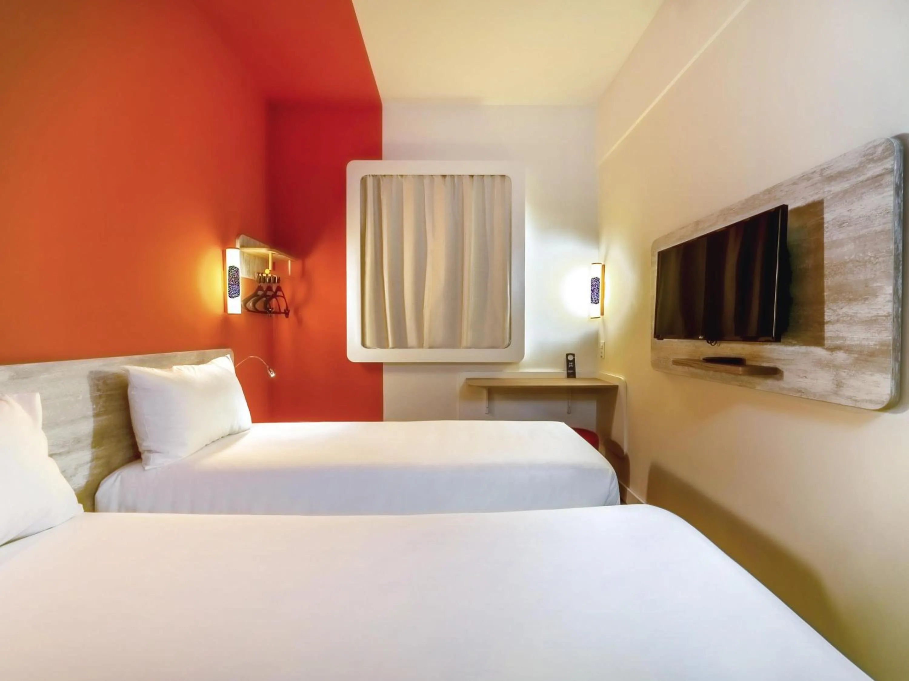 Standard Twin Room in ibis budget Sao Caetano