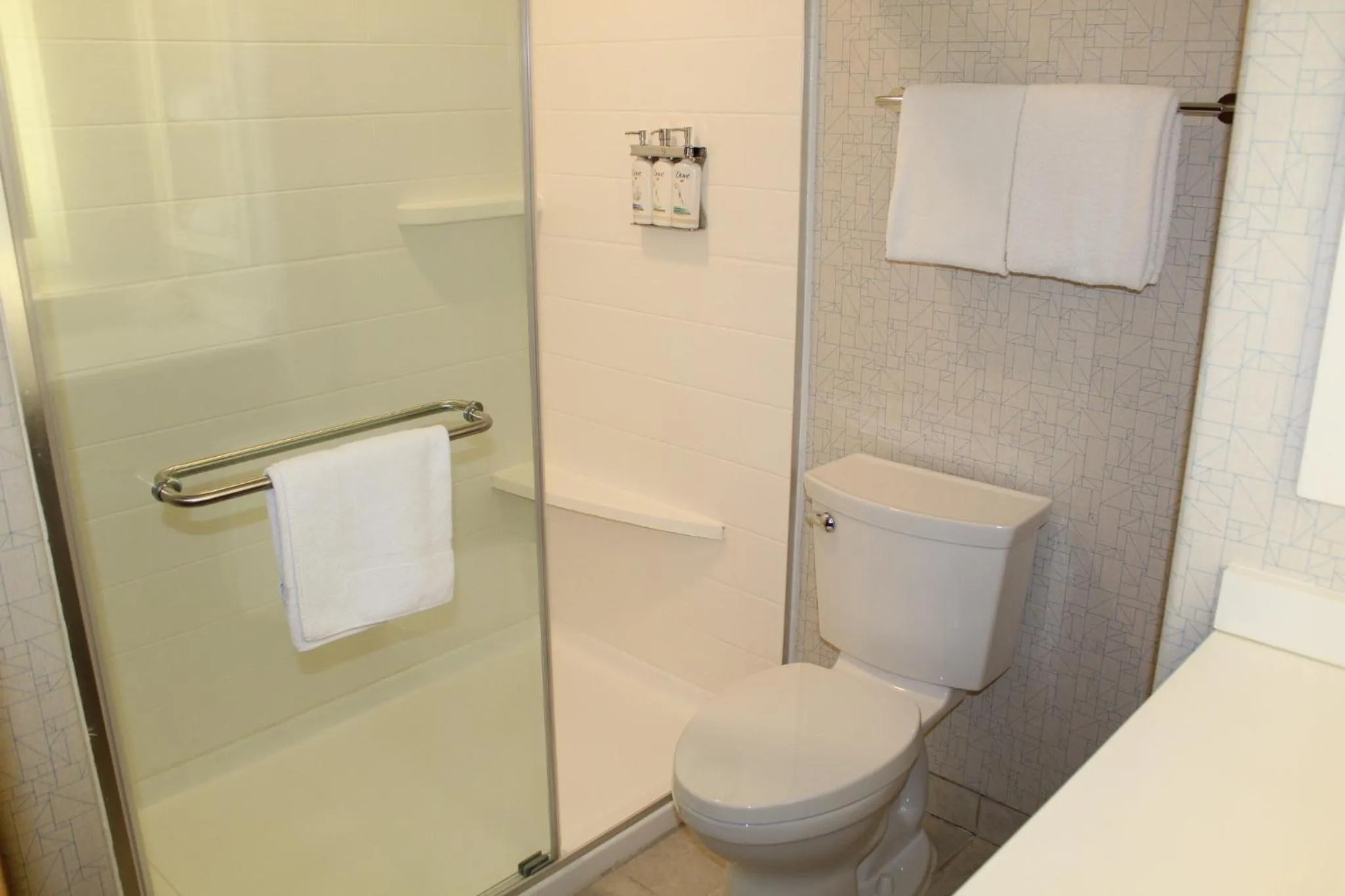Standard King Room - Communications Accessible in Holiday Inn Express & Suites - Beloit by IHG