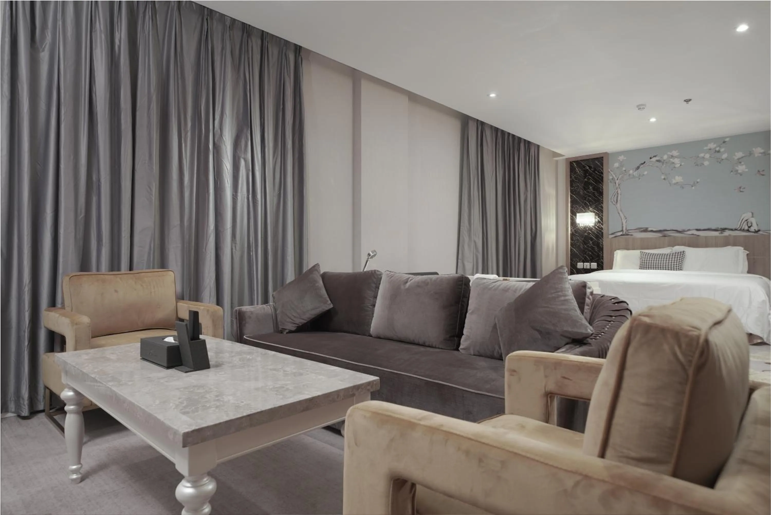 Large Twin Room in Swiss In Park Tabuk