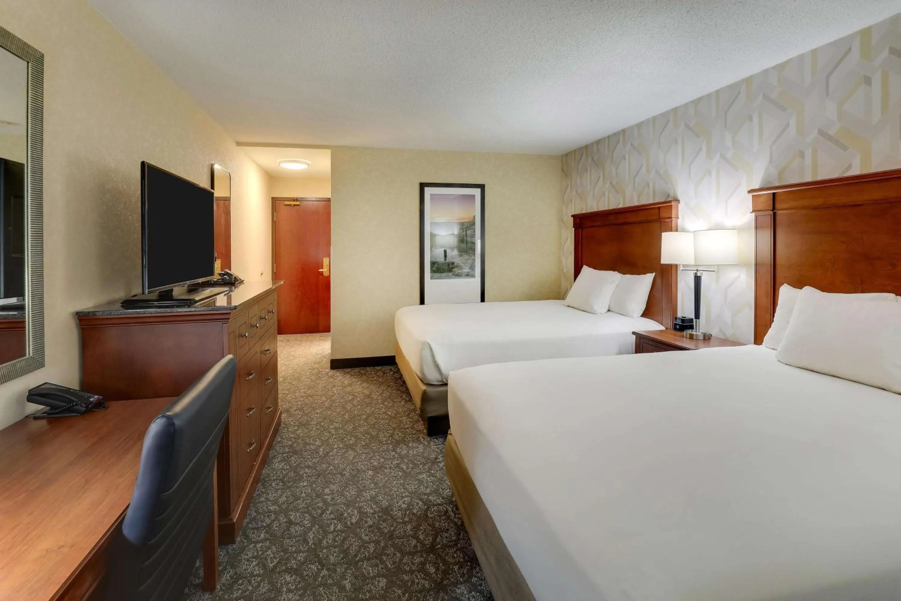 Deluxe Queen Room with Two Queen Beds in Drury Inn & Suites Marion