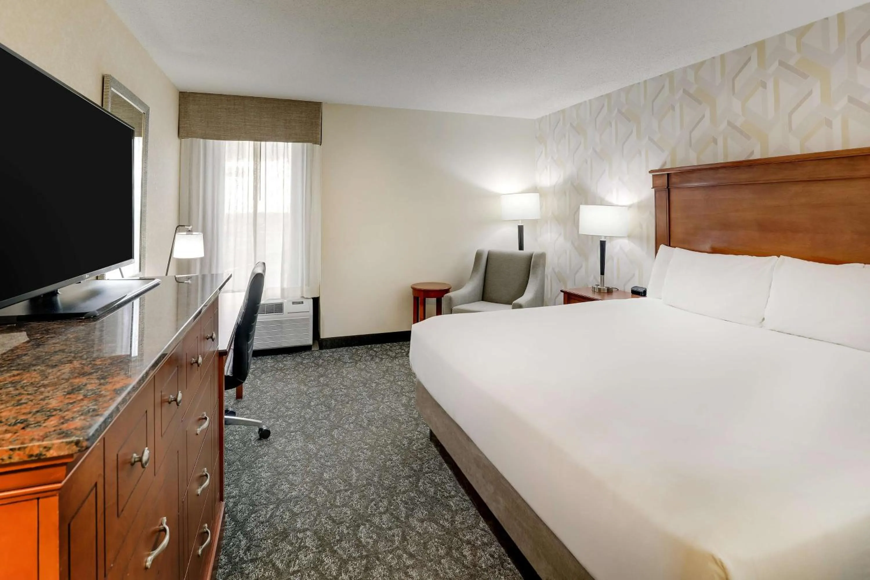 Superior King Room in Drury Inn & Suites Marion