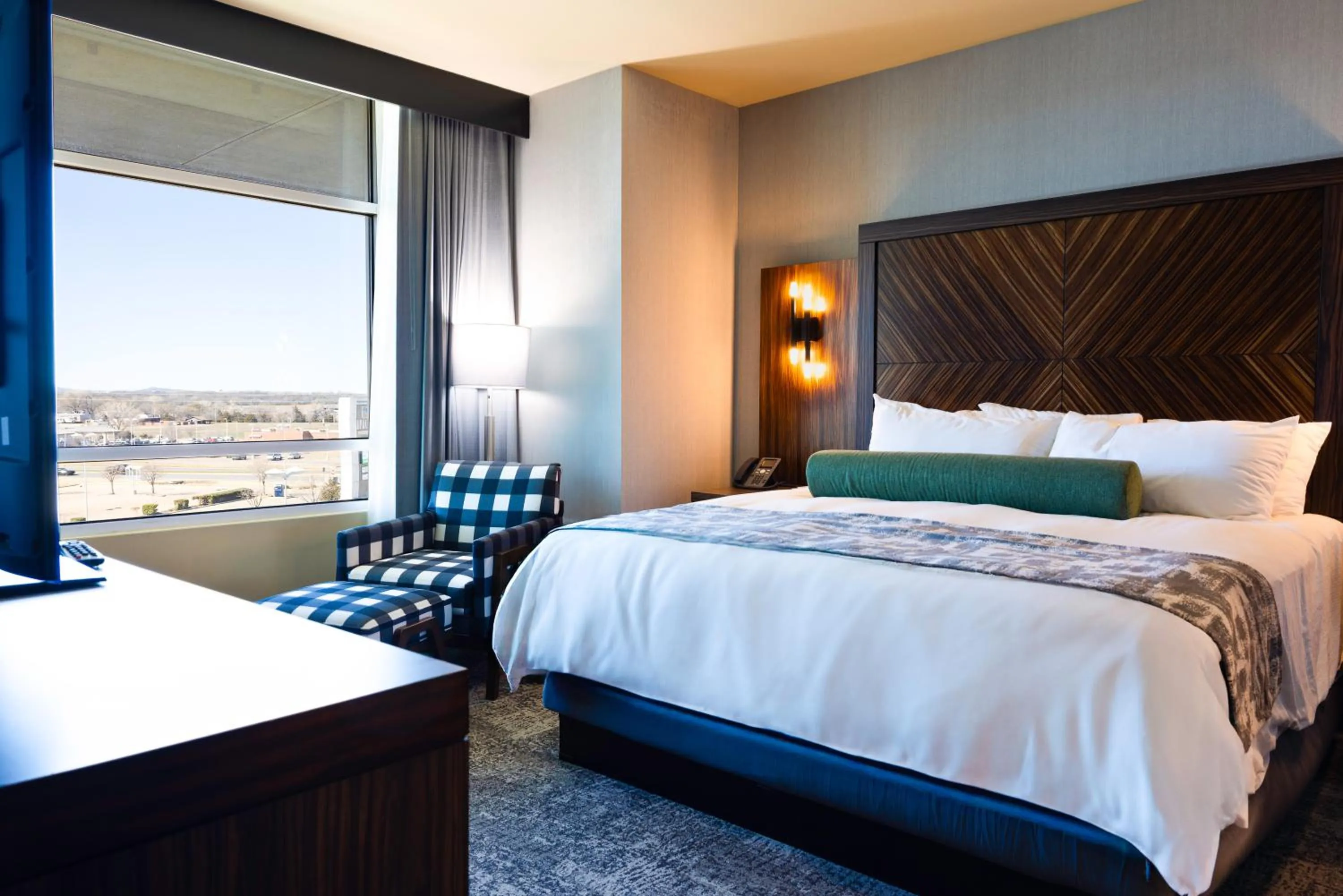 Deluxe King Room in Apache Casino Hotel