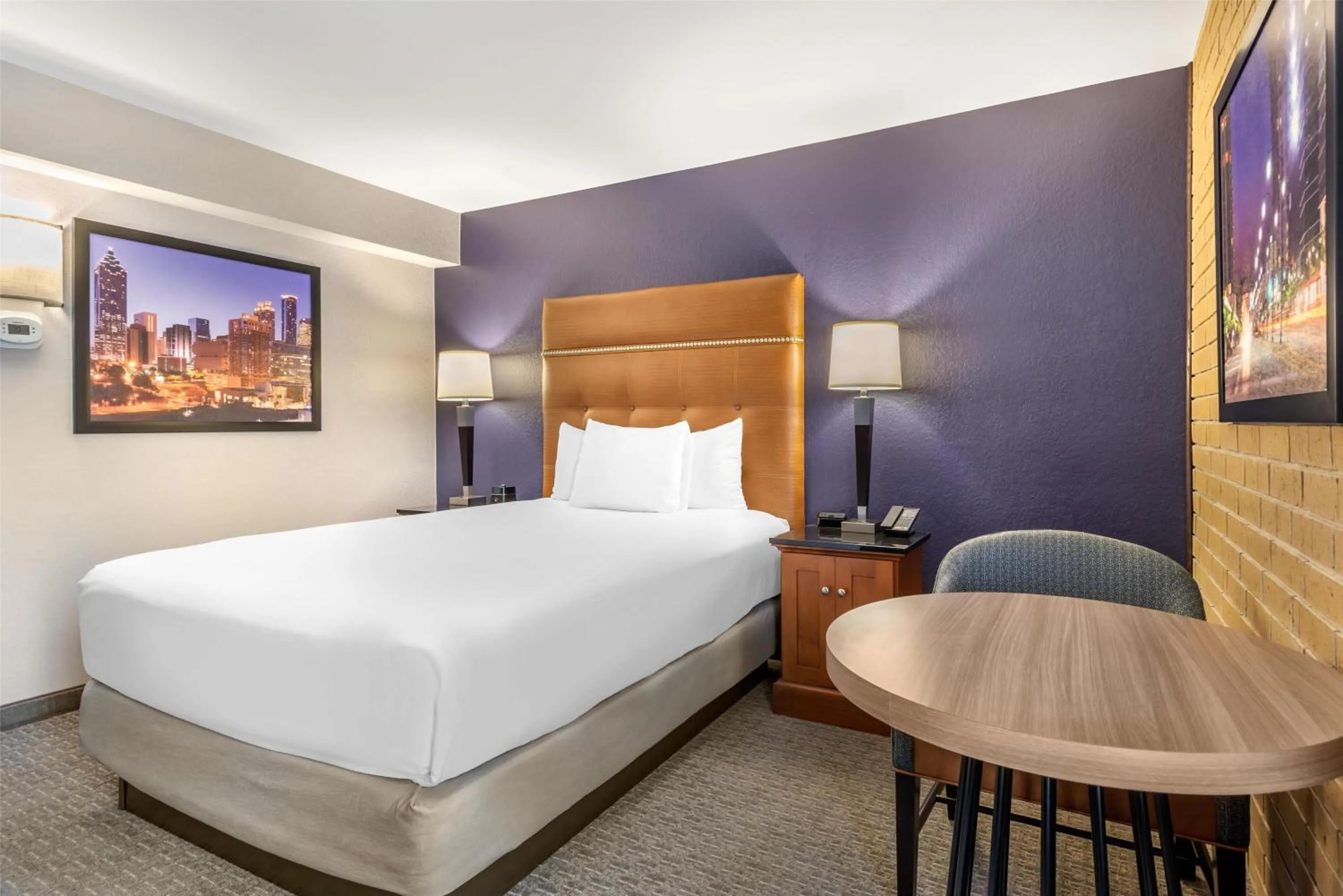 Deluxe Queen Room in Drury Inn & Suites Atlanta Morrow