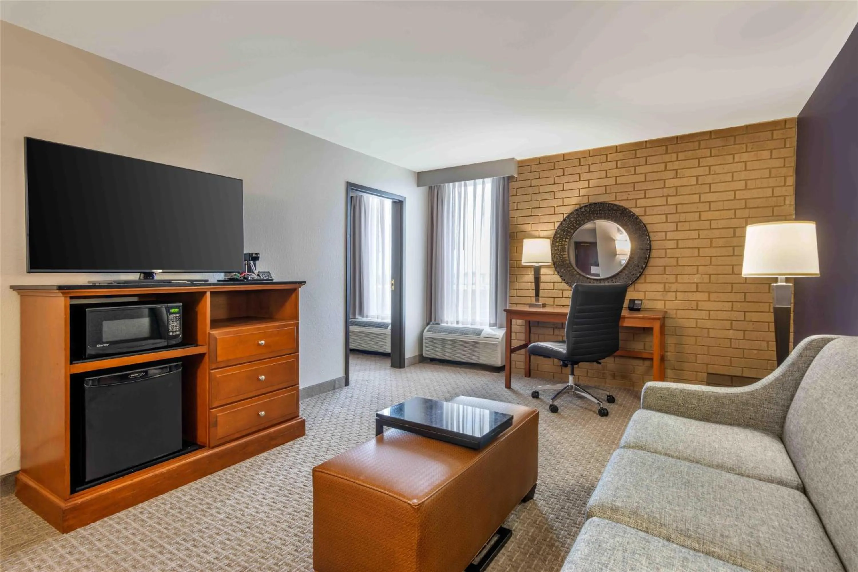 King Suite with Sofa Bed in Drury Inn & Suites Atlanta Morrow