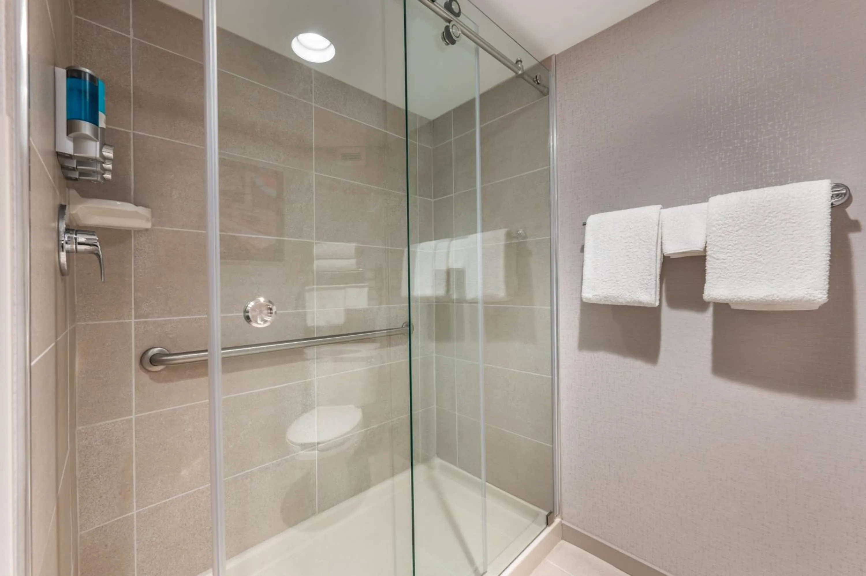 Upper Floor Deluxe Room with Two Queen Beds in Drury Inn & Suites Champaign