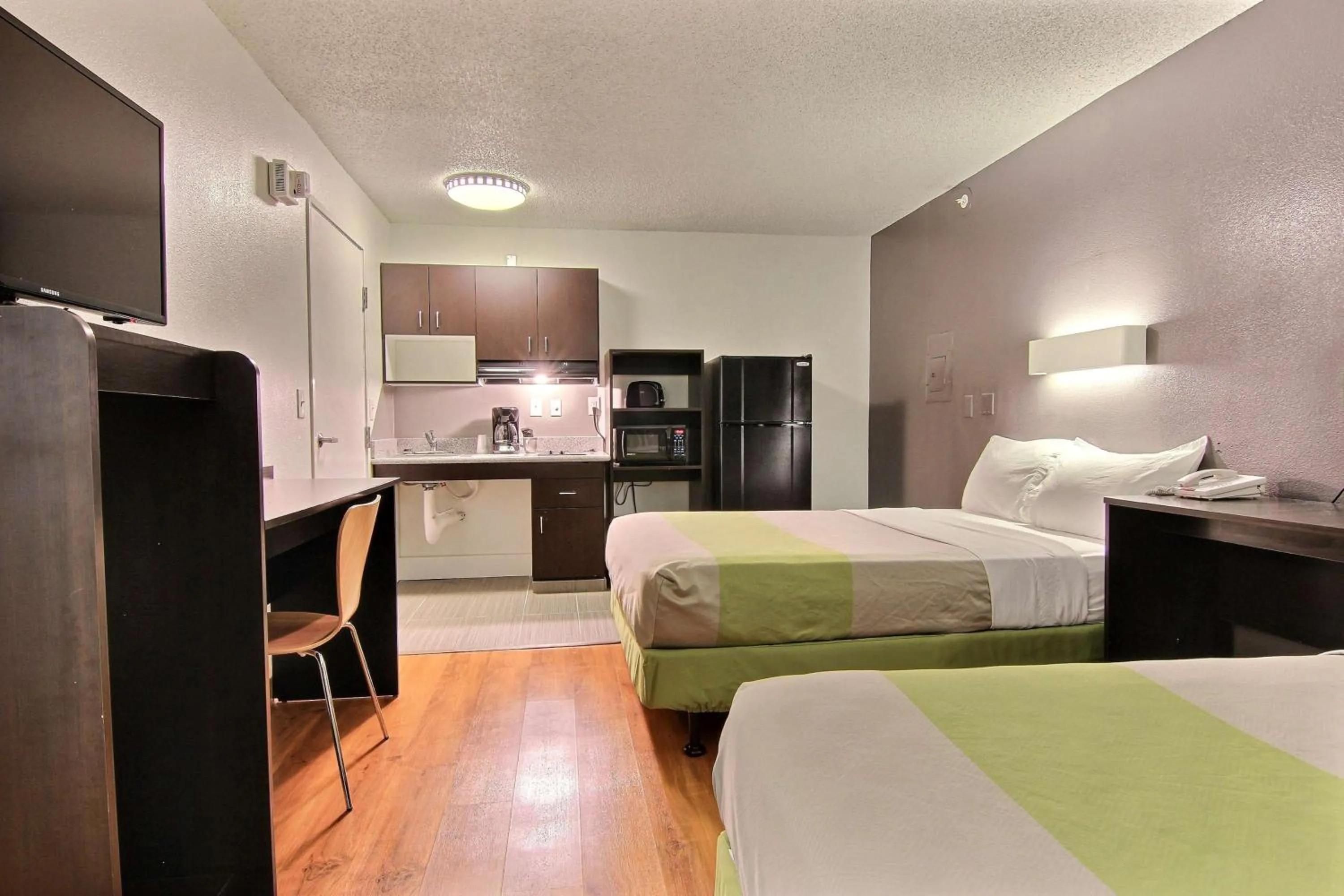 Quadruple Room - Non-Smoking in Studio 6-Austin, TX - Northwest