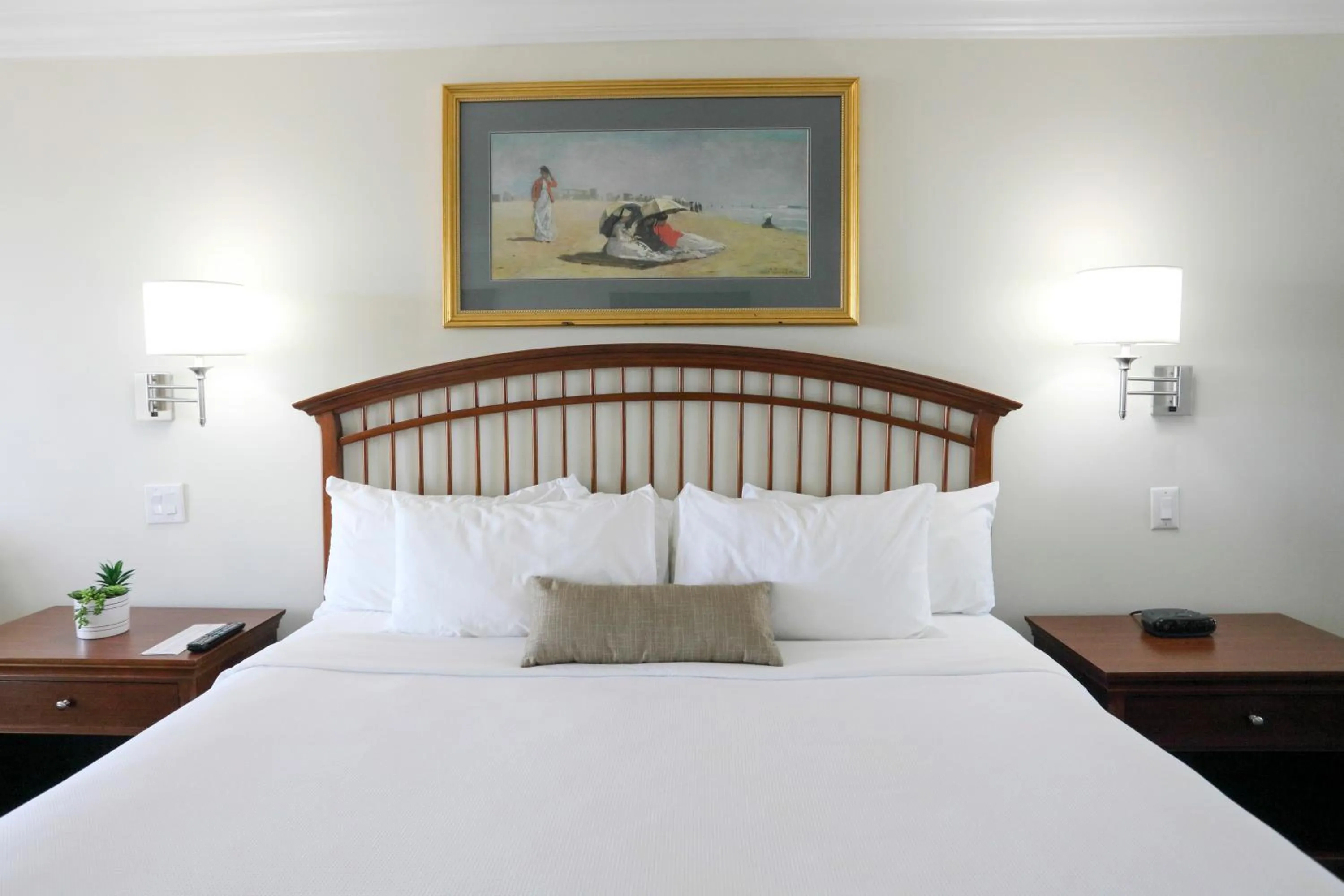 Direct Ocean View with King Bed in La Mer Beachfront Resort