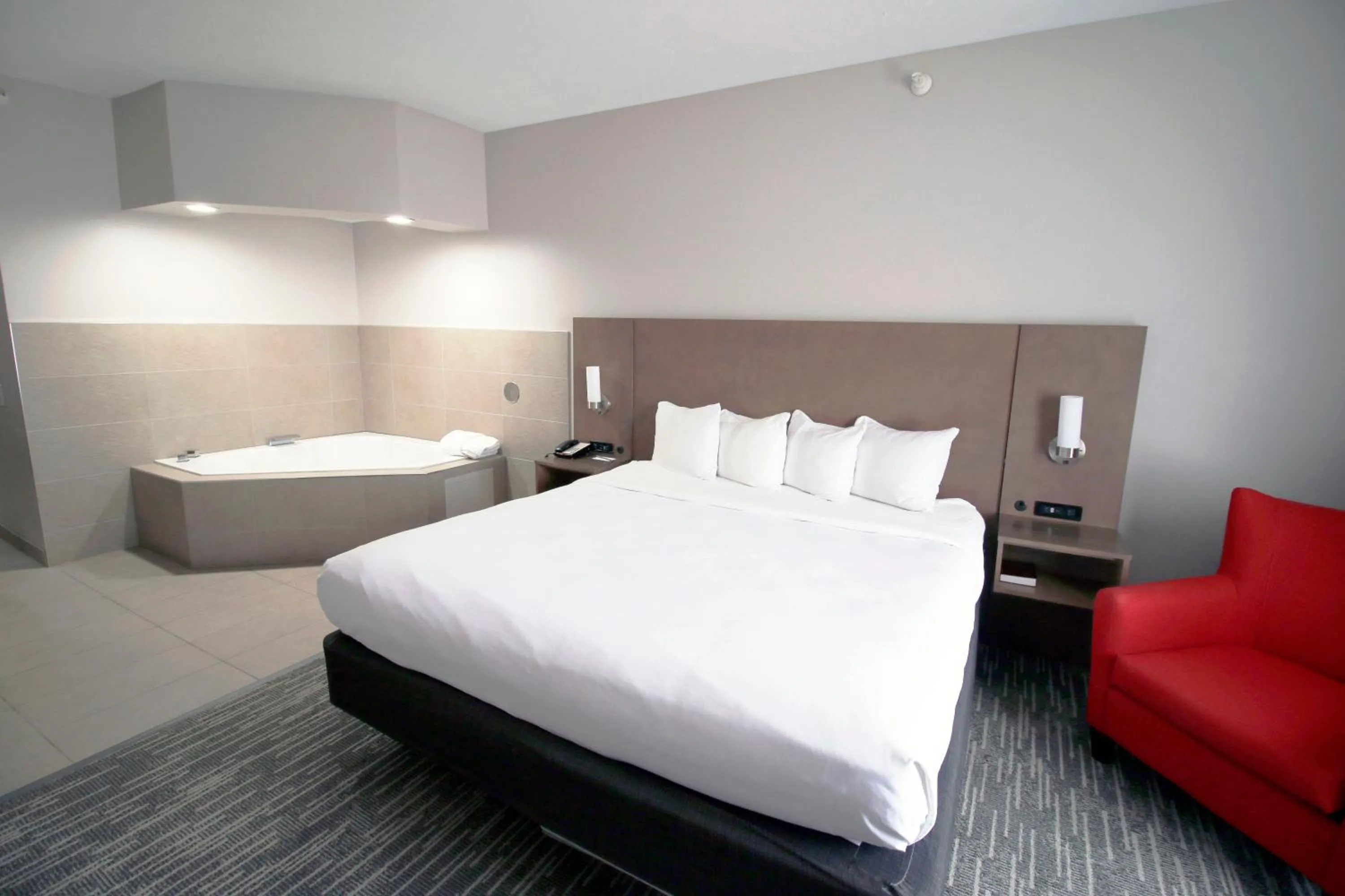 King Suite with Whirlpool - Disability Accessible in Country Inn & Suites by Radisson, Council Bluffs, IA