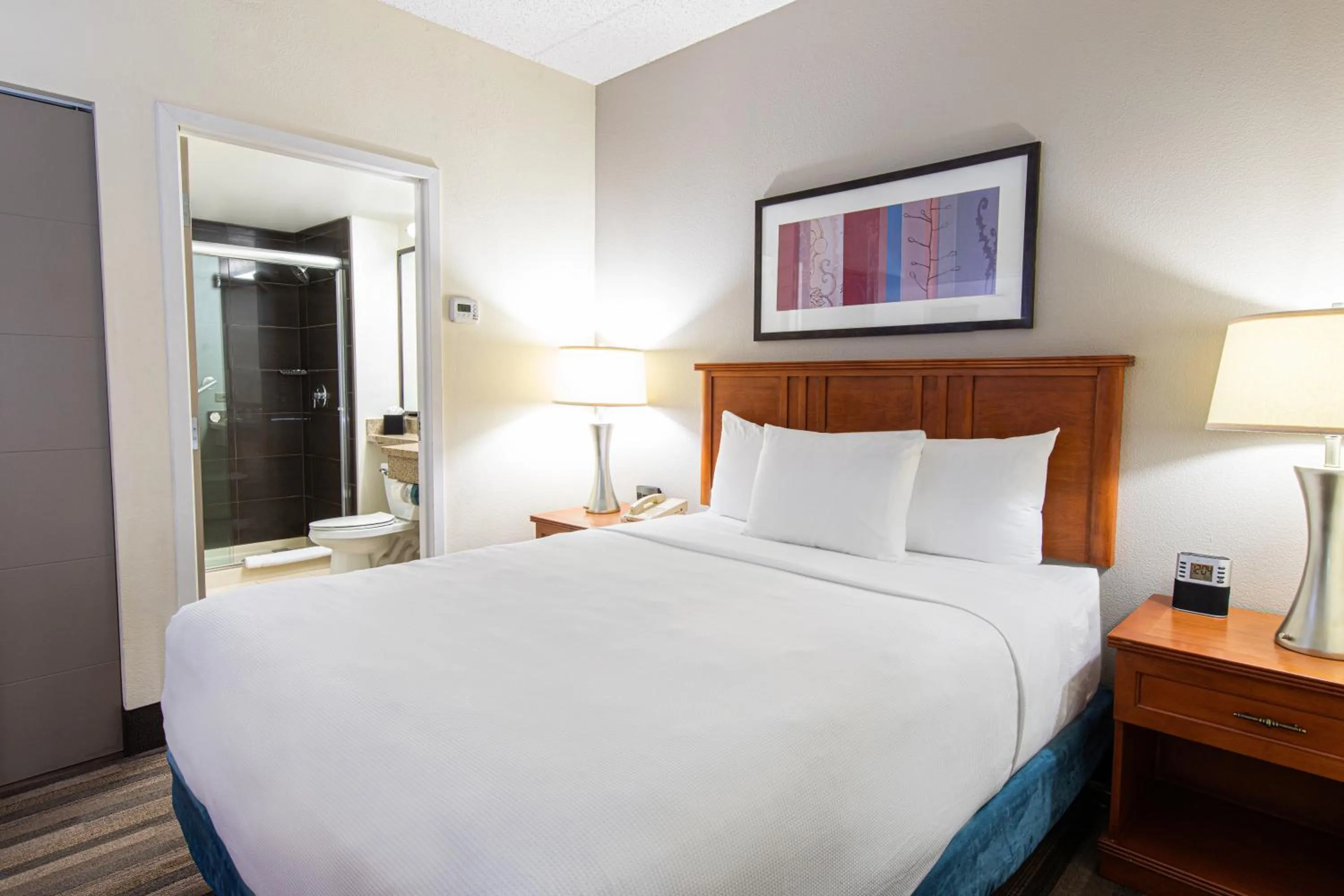 Two-Bedroom Queen Suite in Hyatt House Chicago Schaumburg