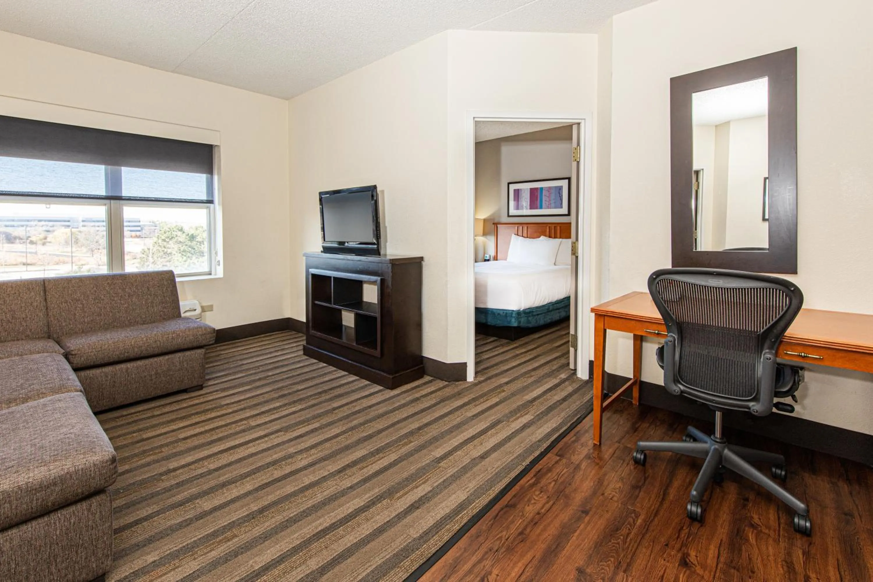 One-Bedroom Queen Suite in Hyatt House Chicago Schaumburg