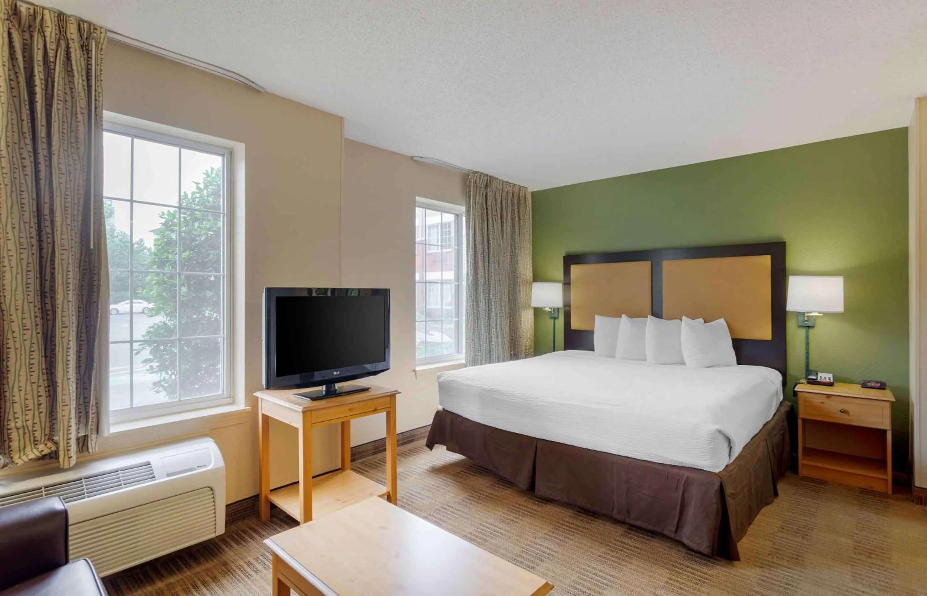 Deluxe Studio with 1 King Bed - Non-Smoking in Extended Stay America Suites - Memphis - Germantown