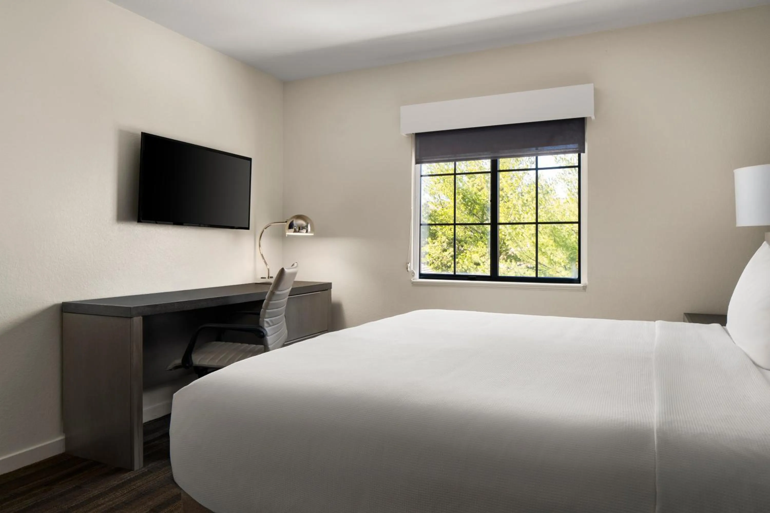 King Room in Hyatt House Boston Waltham