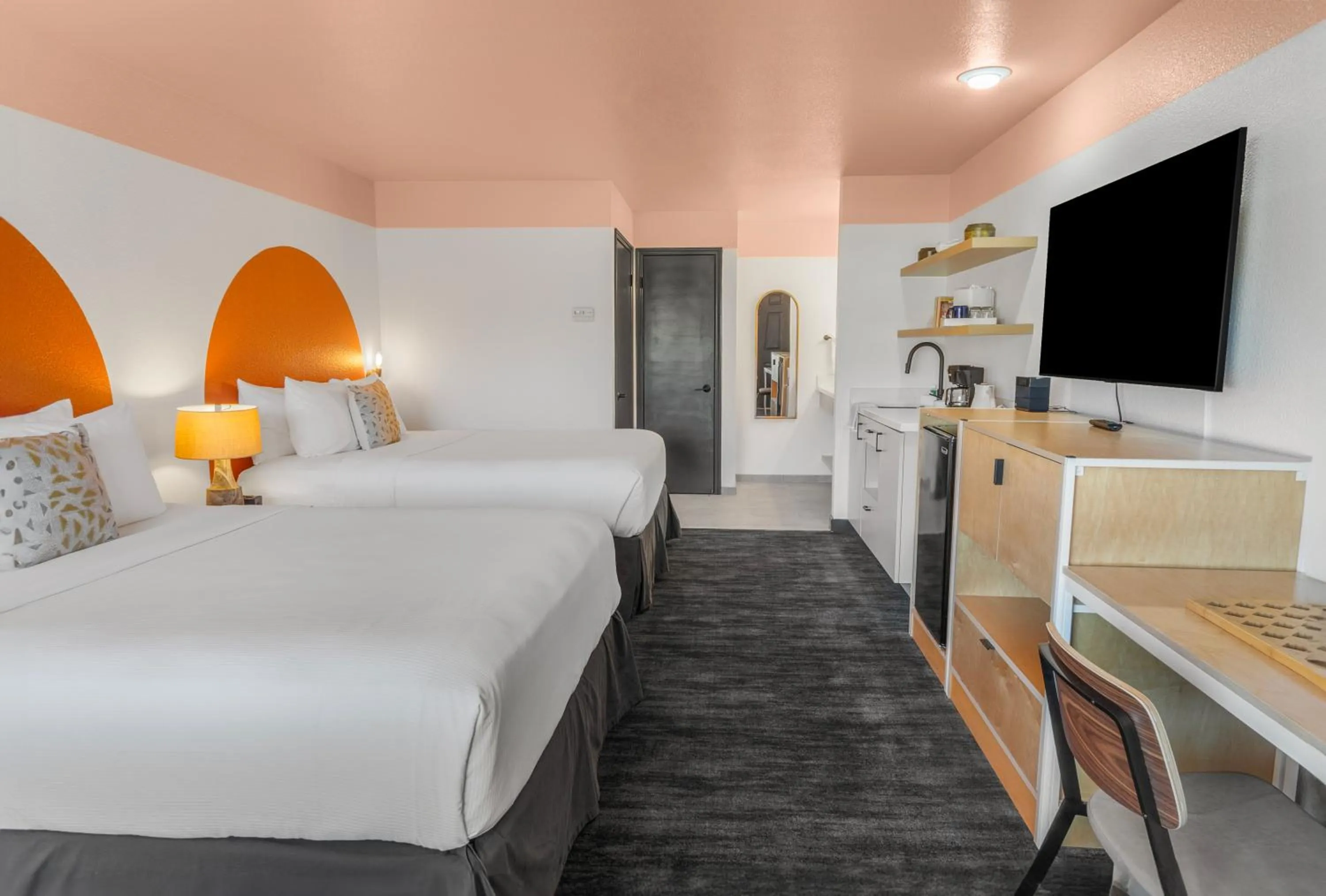 Deluxe Queen Room with Two Queen Beds - single occupancy in The Sandman Santa Rosa Sonoma, an Ascend Collection Hotel