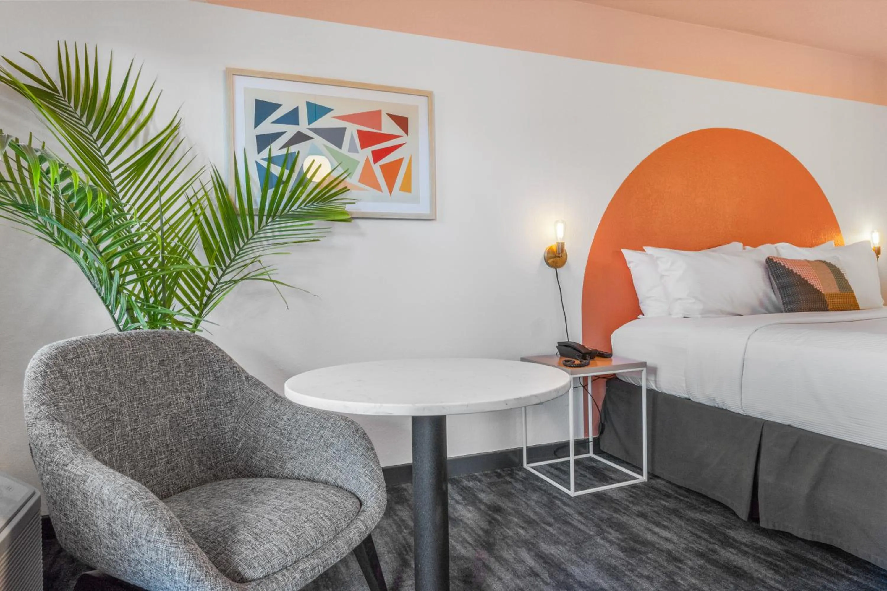 Queen Room - Non Smoking in The Sandman Santa Rosa Sonoma, an Ascend Collection Hotel