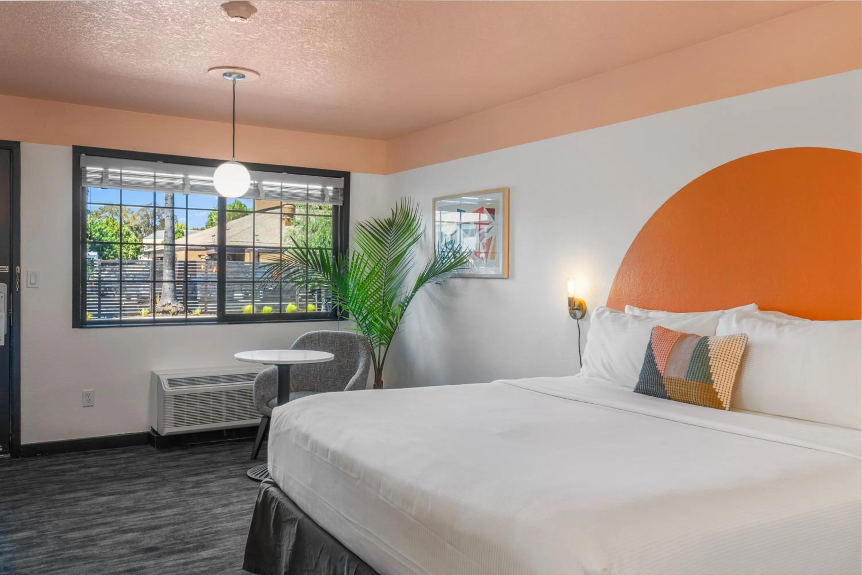 King Room - Disability Access in The Sandman Santa Rosa Sonoma, an Ascend Collection Hotel