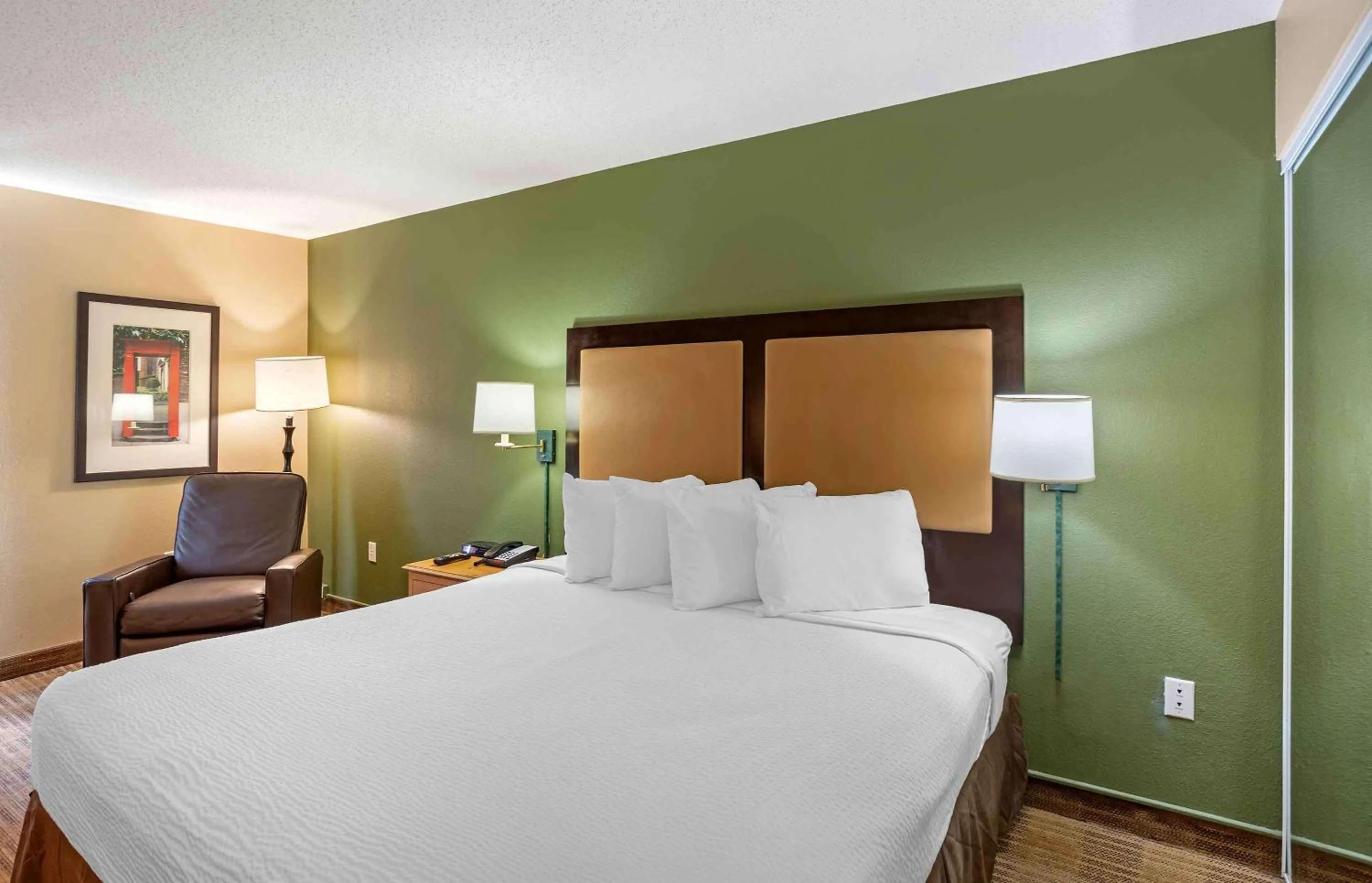 Studio with 1 King Bed - Non-Smoking in Extended Stay America Suites - Philadelphia - Horsham - Dresher Rd