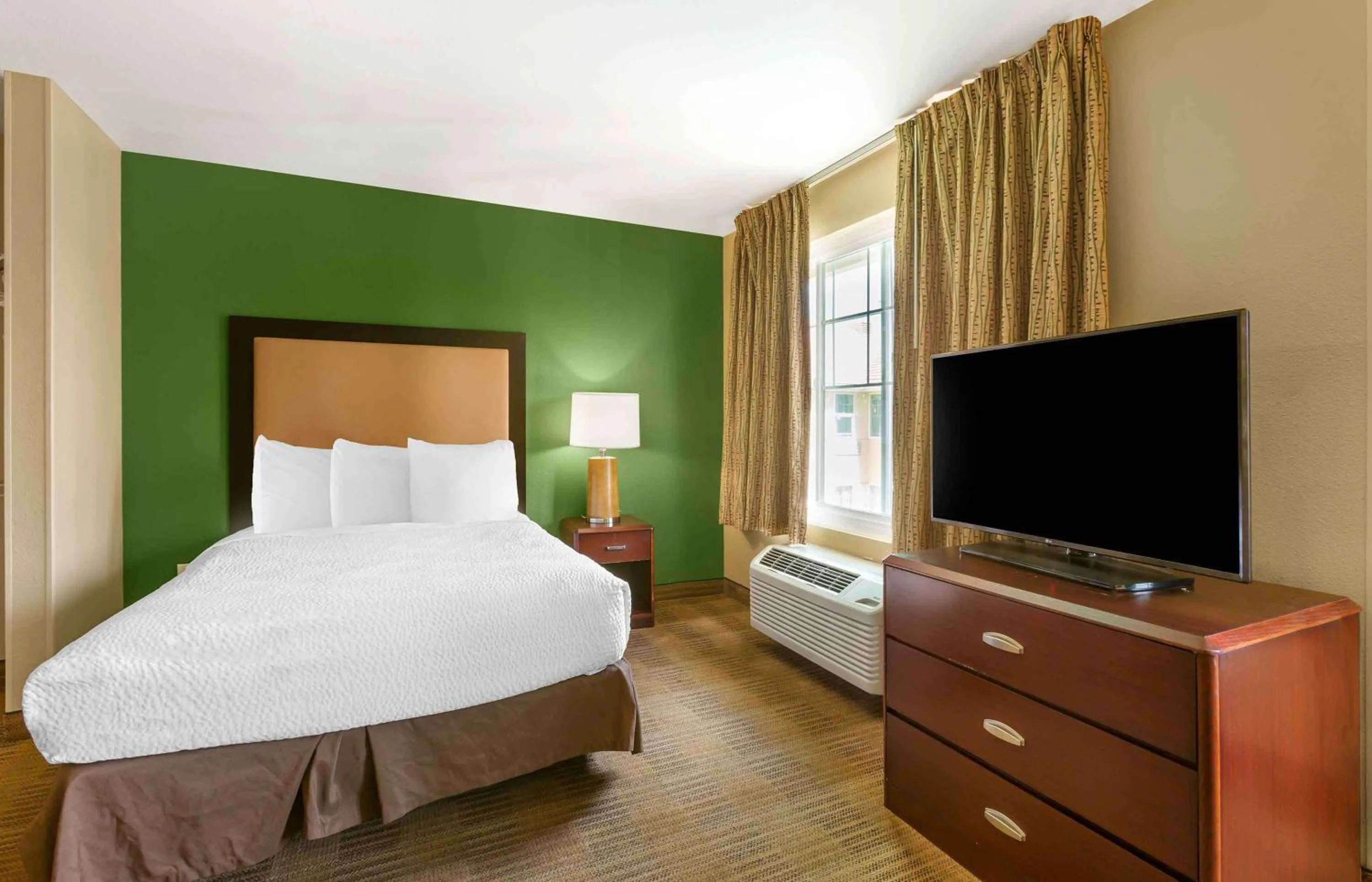 Deluxe Double Studio - Disability Access/Non-Smoking in Extended Stay America Suites - Columbia - Columbia Corporate Park