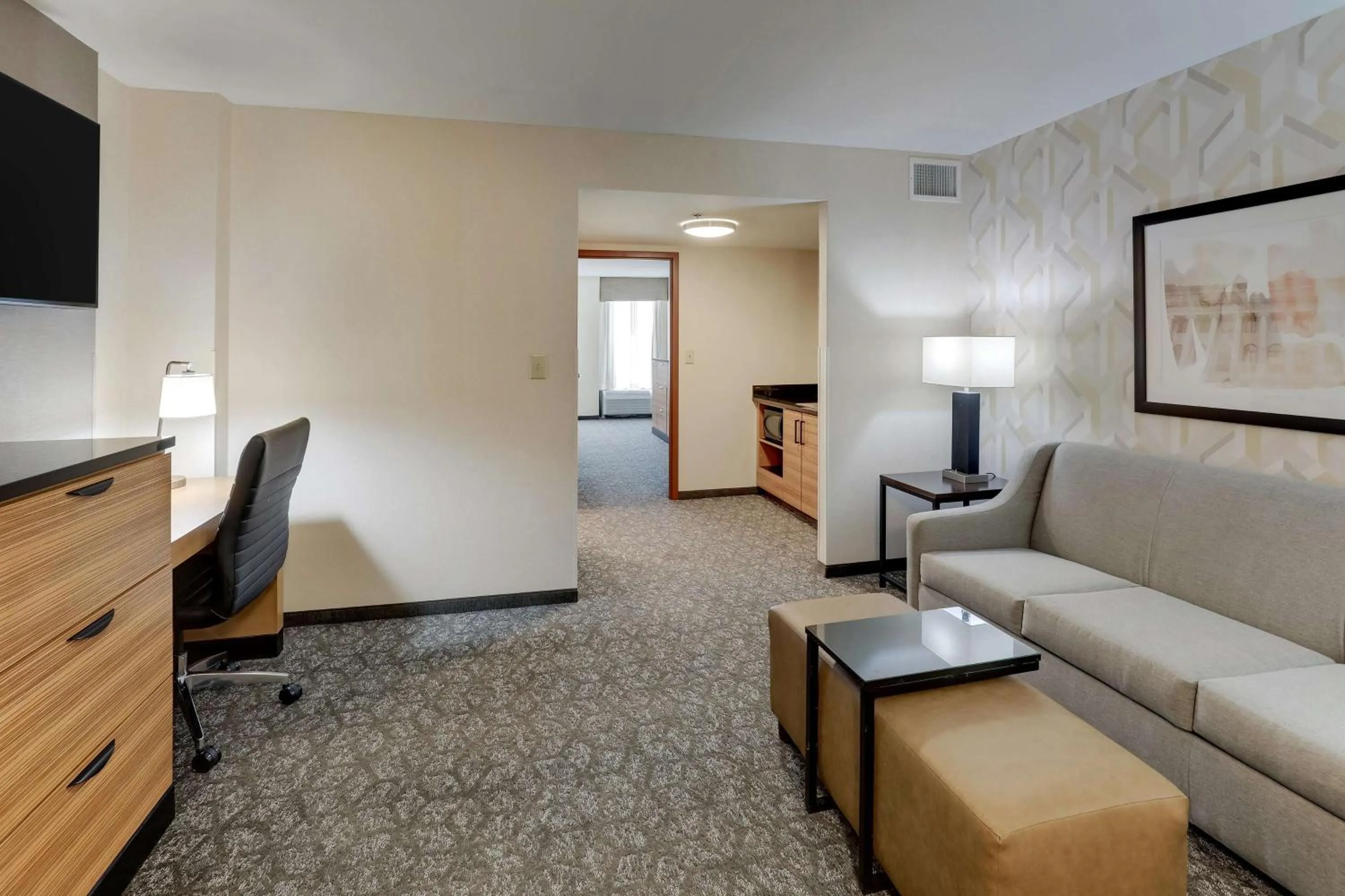 Queen Suite in Drury Inn & Suites Birmingham Lakeshore Drive