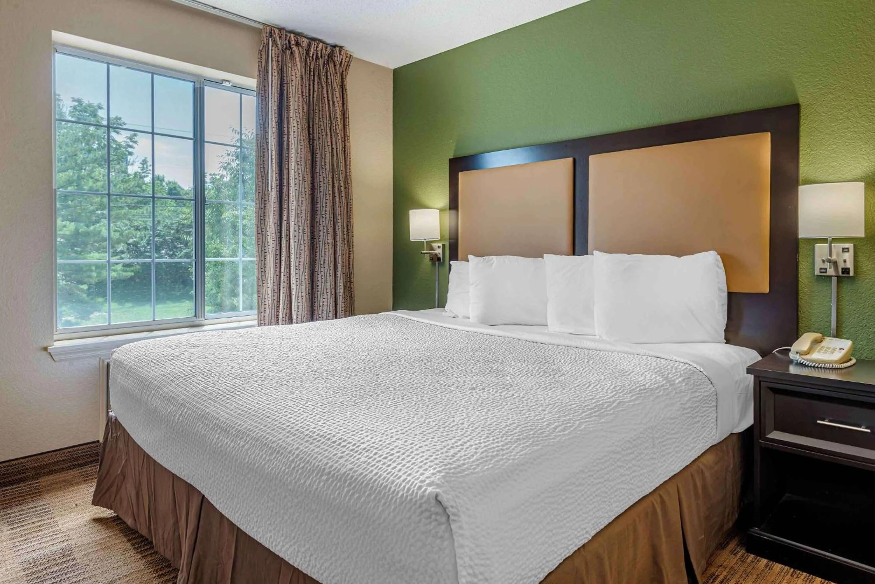 Deluxe Studio with 1 King Bed - Non-Smoking in Extended Stay America Suites - Philadelphia - King of Prussia