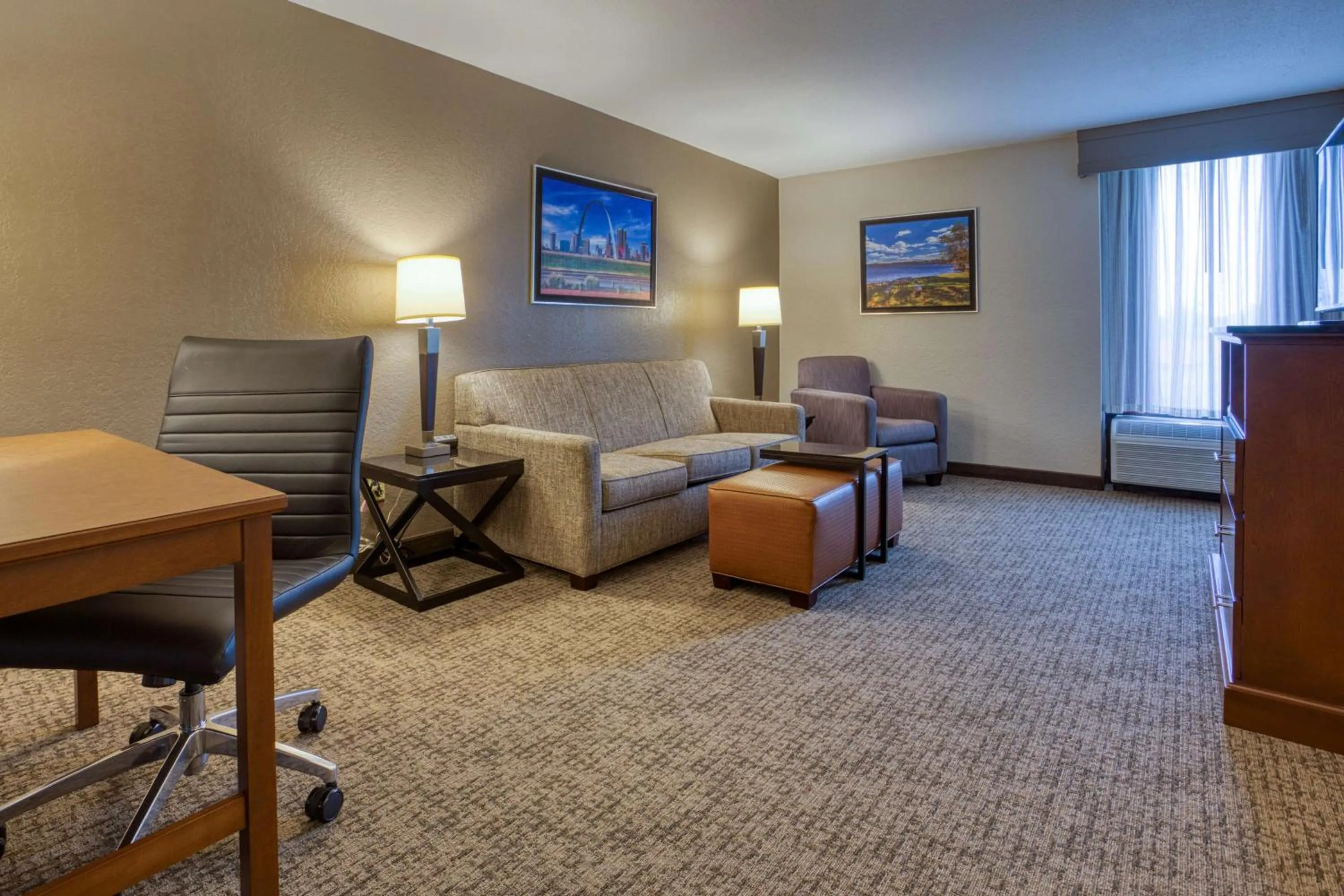 King Suite with Sofa Bed in Drury Inn & Suites St. Louis - Fairview Heights