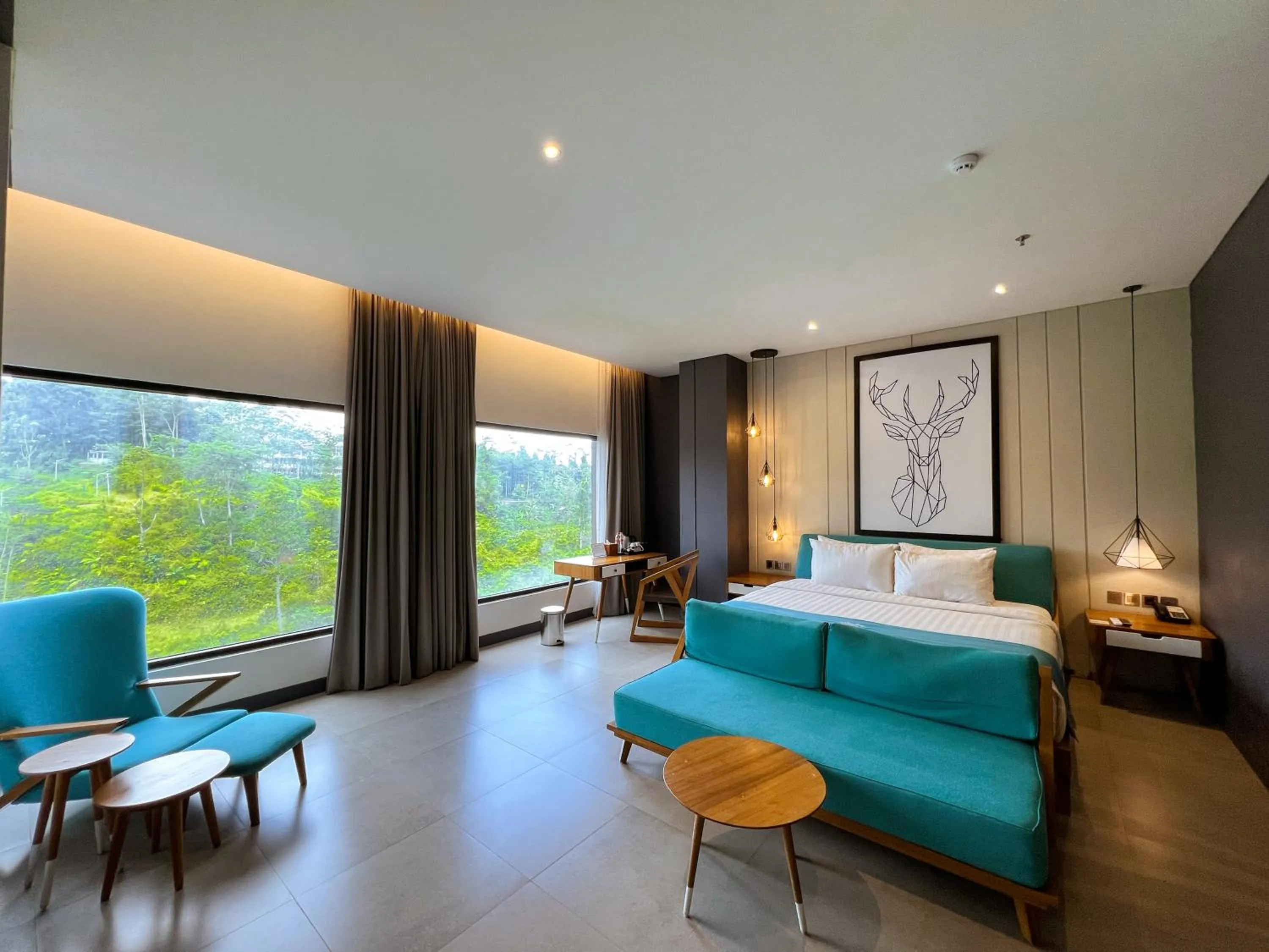 Grand Suite Double Mountain View in Hotel Dafam Wonosobo