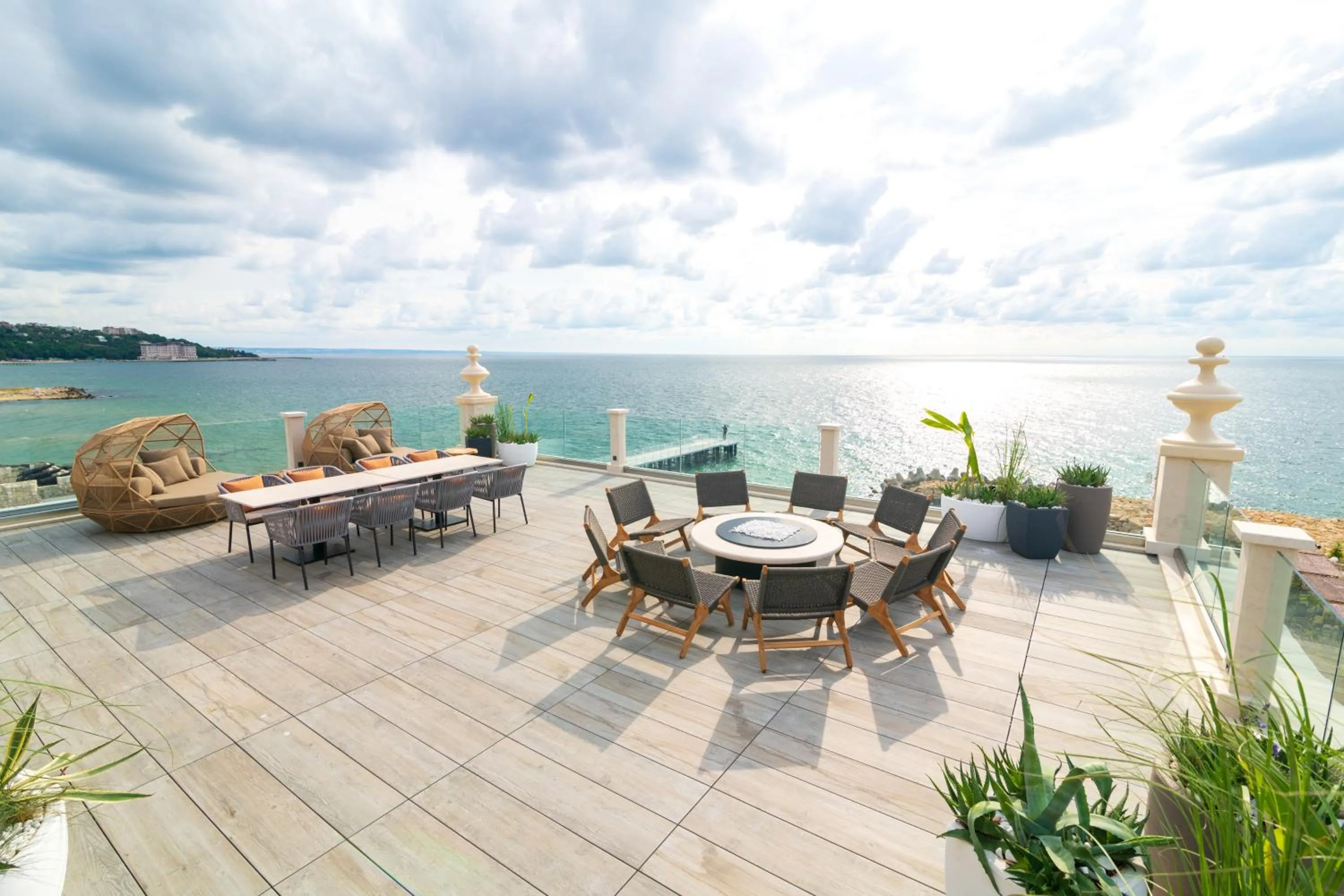 Presidential Apartment with Sea View and Panoramic Terrace and Free Access to AquaHouse Thermal & Beach in Villa Chinka by Astor Garden Hotel - Adults Only