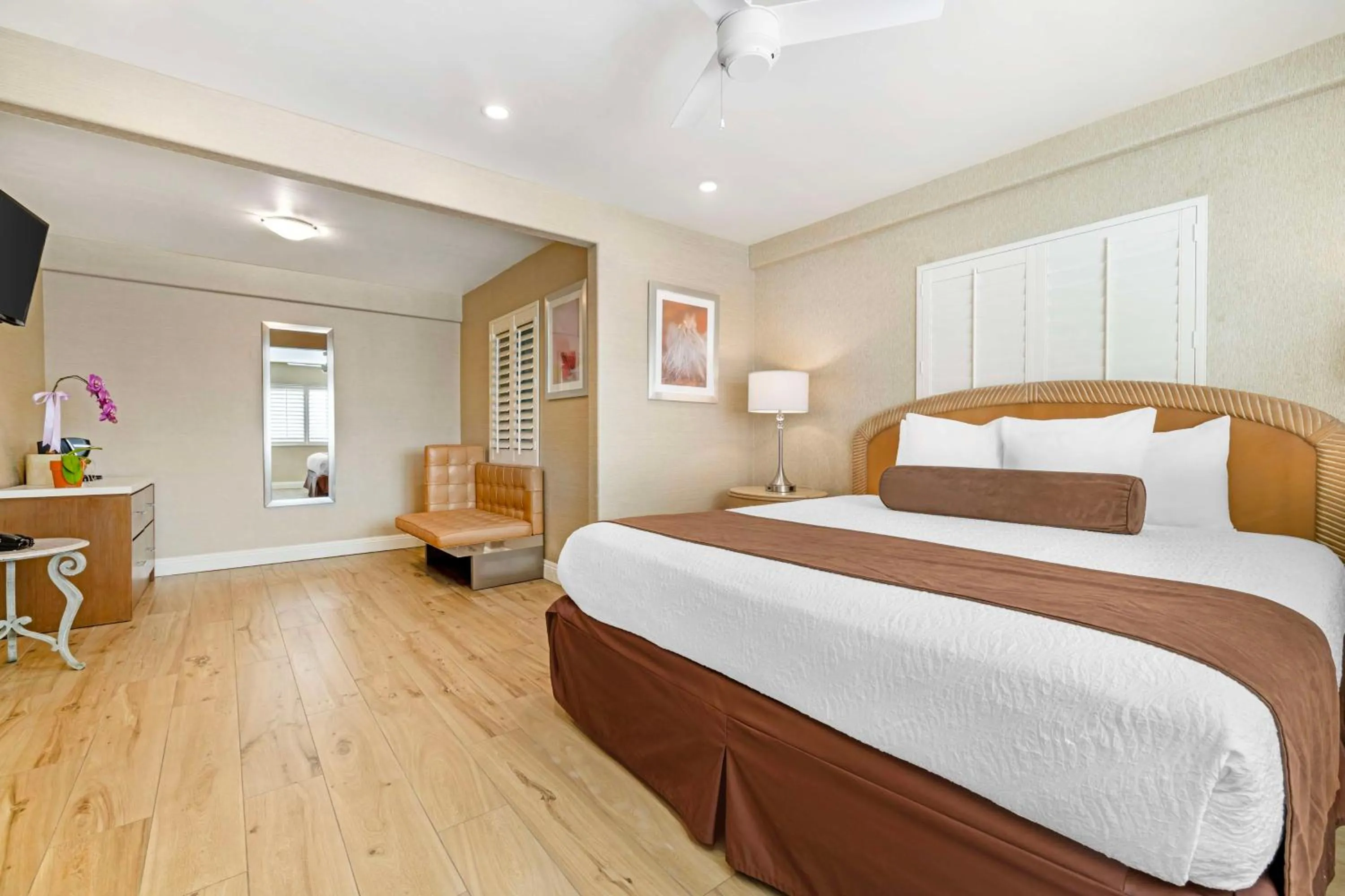 Deluxe King Room - Non-Smoking in Best Western Downtown San Diego