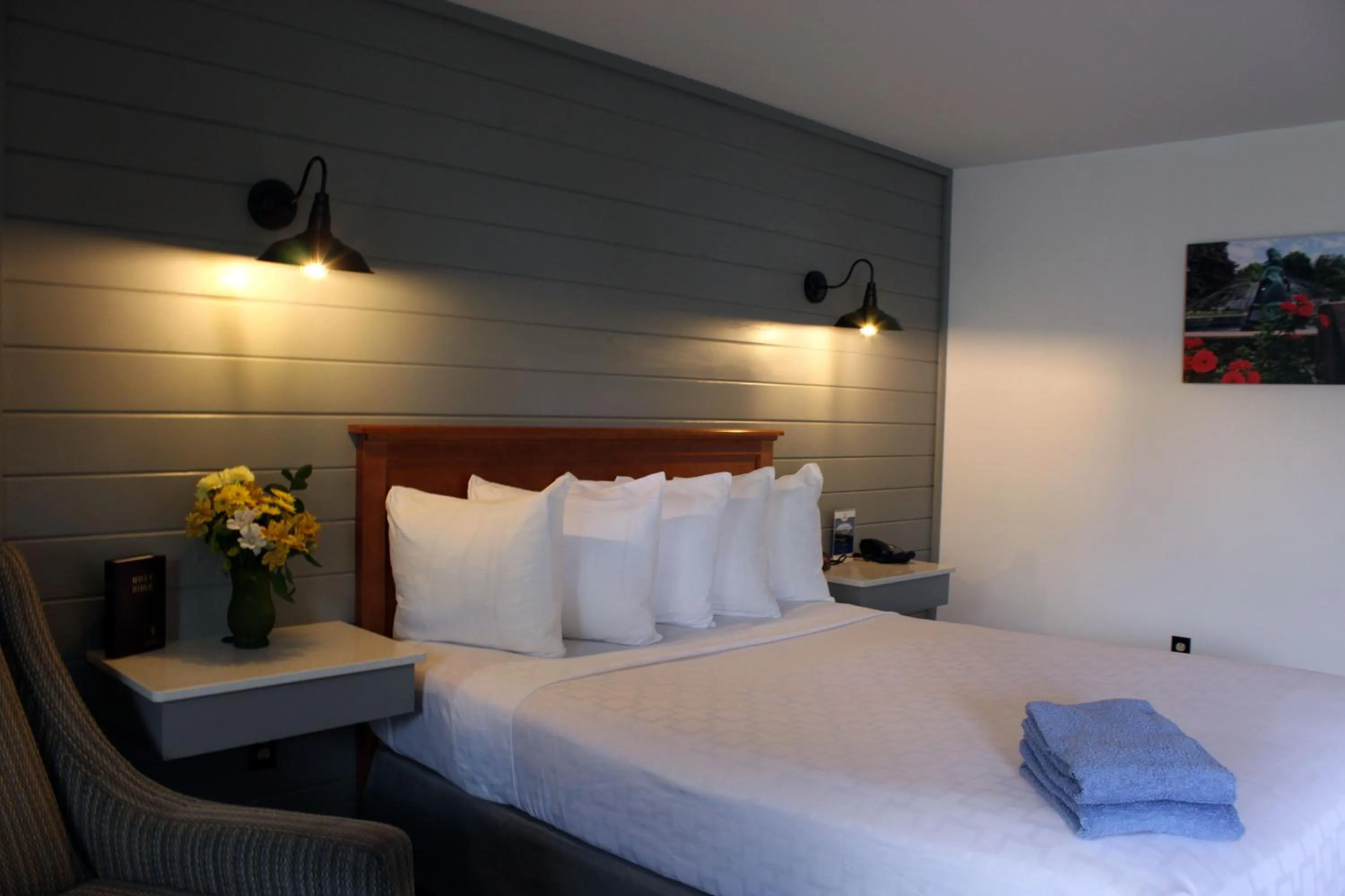 Queen Room in Canyon Motel