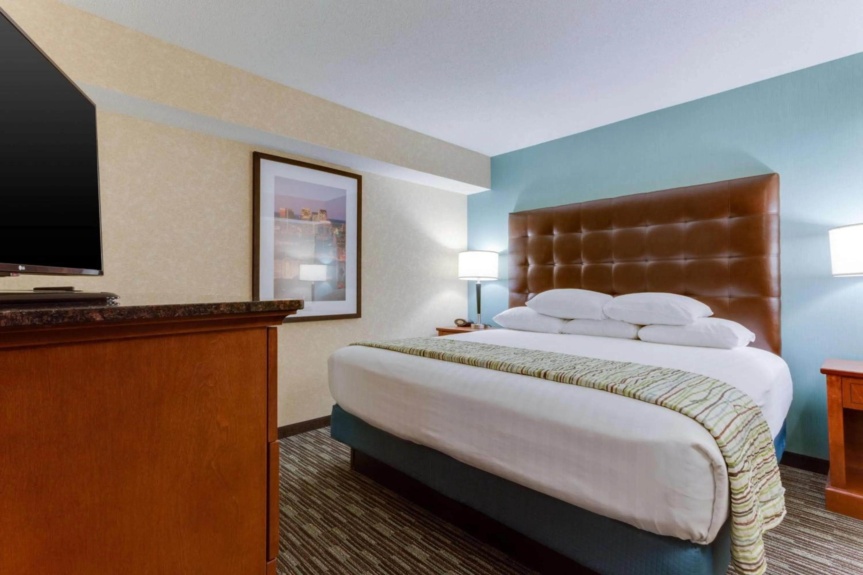 King Suite with Sofa Bed in Drury Inn & Suites Birmingham Grandview