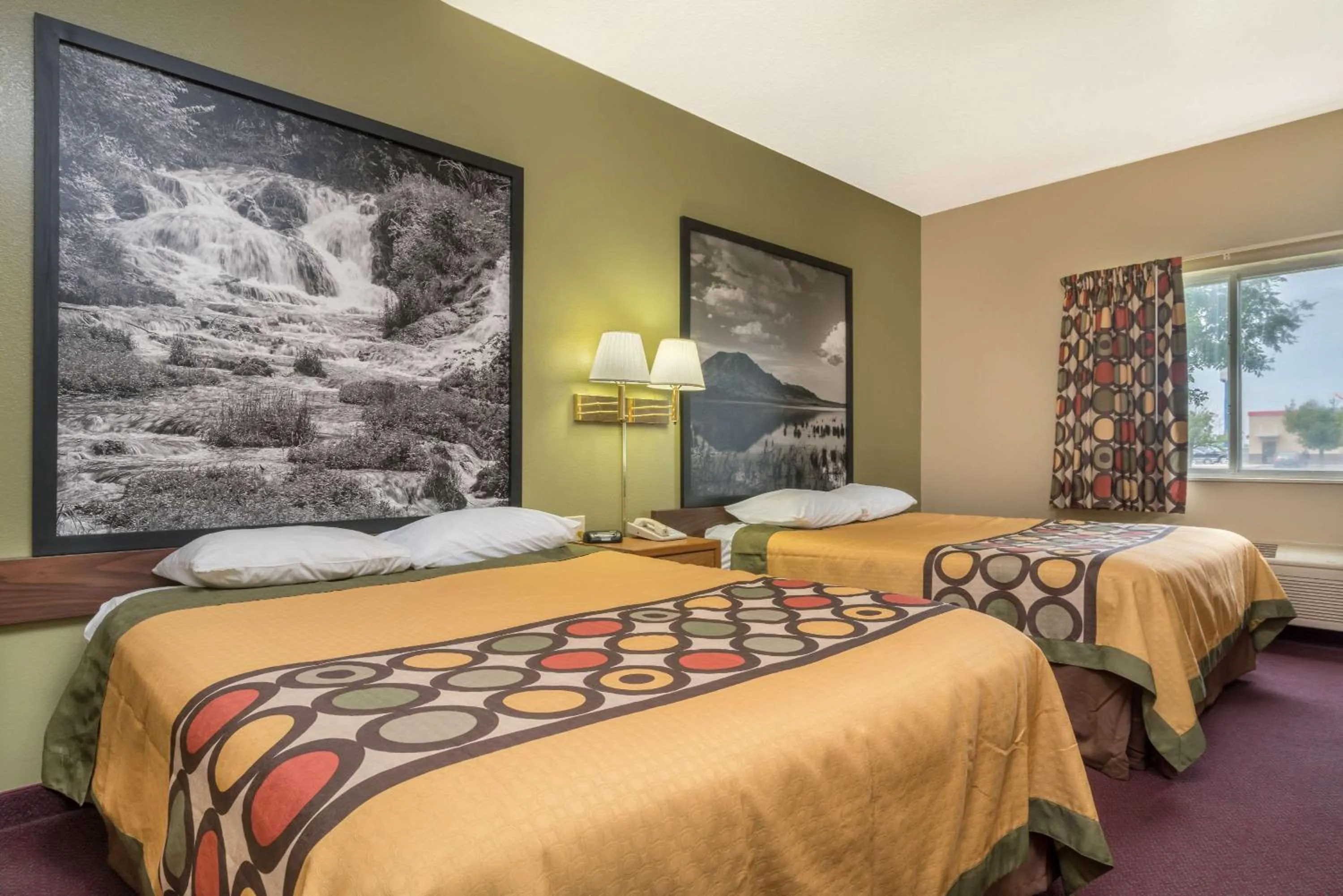 Deluxe Queen Room with Two Queen Beds - Non-Smoking in Super 8 by Wyndham Beresford