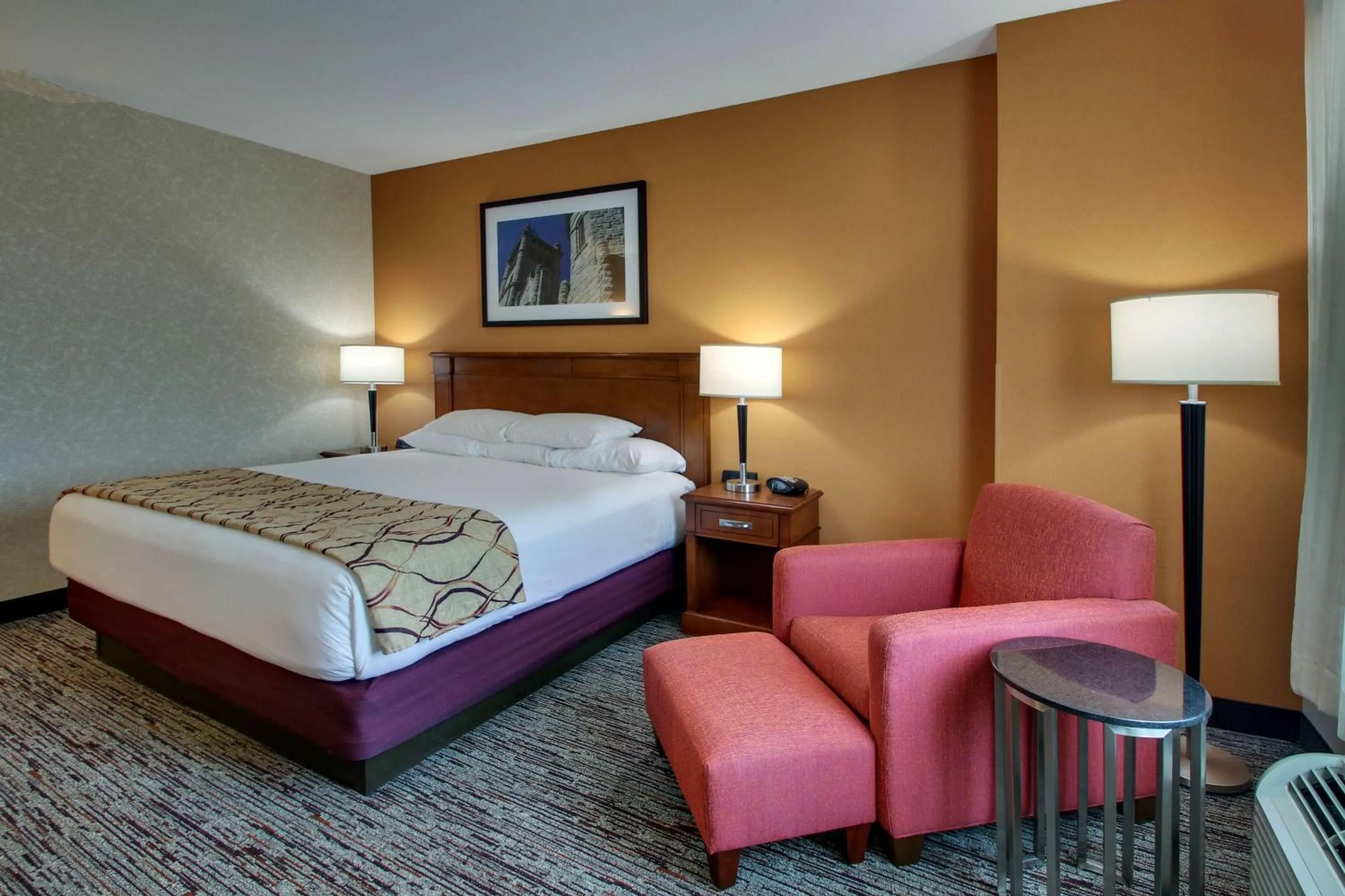Deluxe King Room with Spa Bath in Drury Inn & Suites Findlay