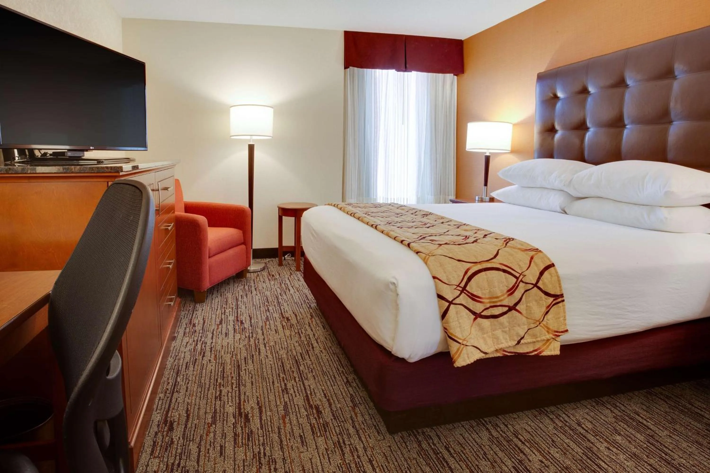 Deluxe Queen Room in Drury Inn & Suites Terre Haute