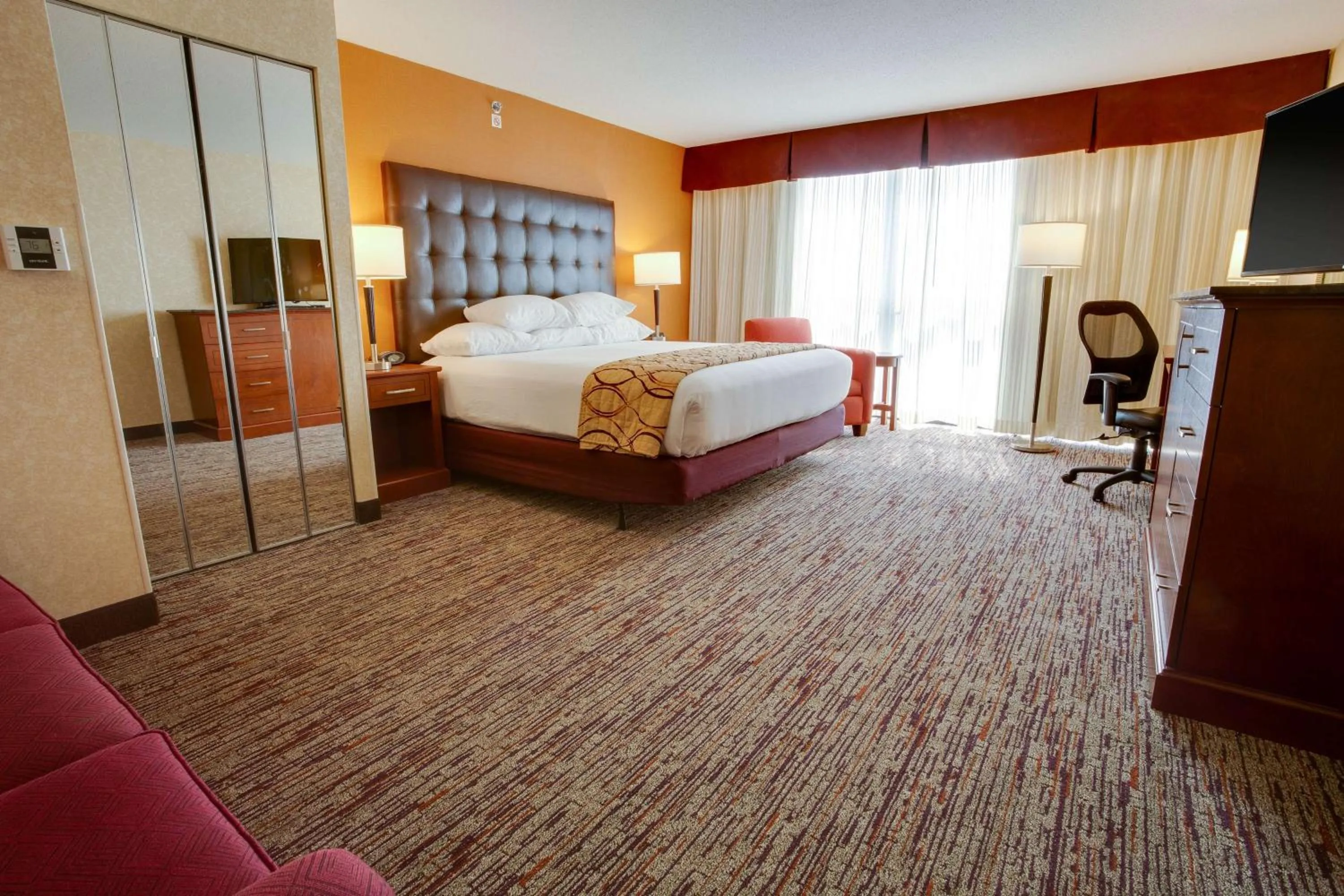 Deluxe King Room with Sofa Bed - Accessible, Tub in Drury Inn & Suites Terre Haute