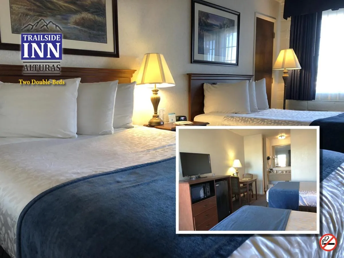 Double Room with Two Double Beds - Non-Smoking in Trailside Inn