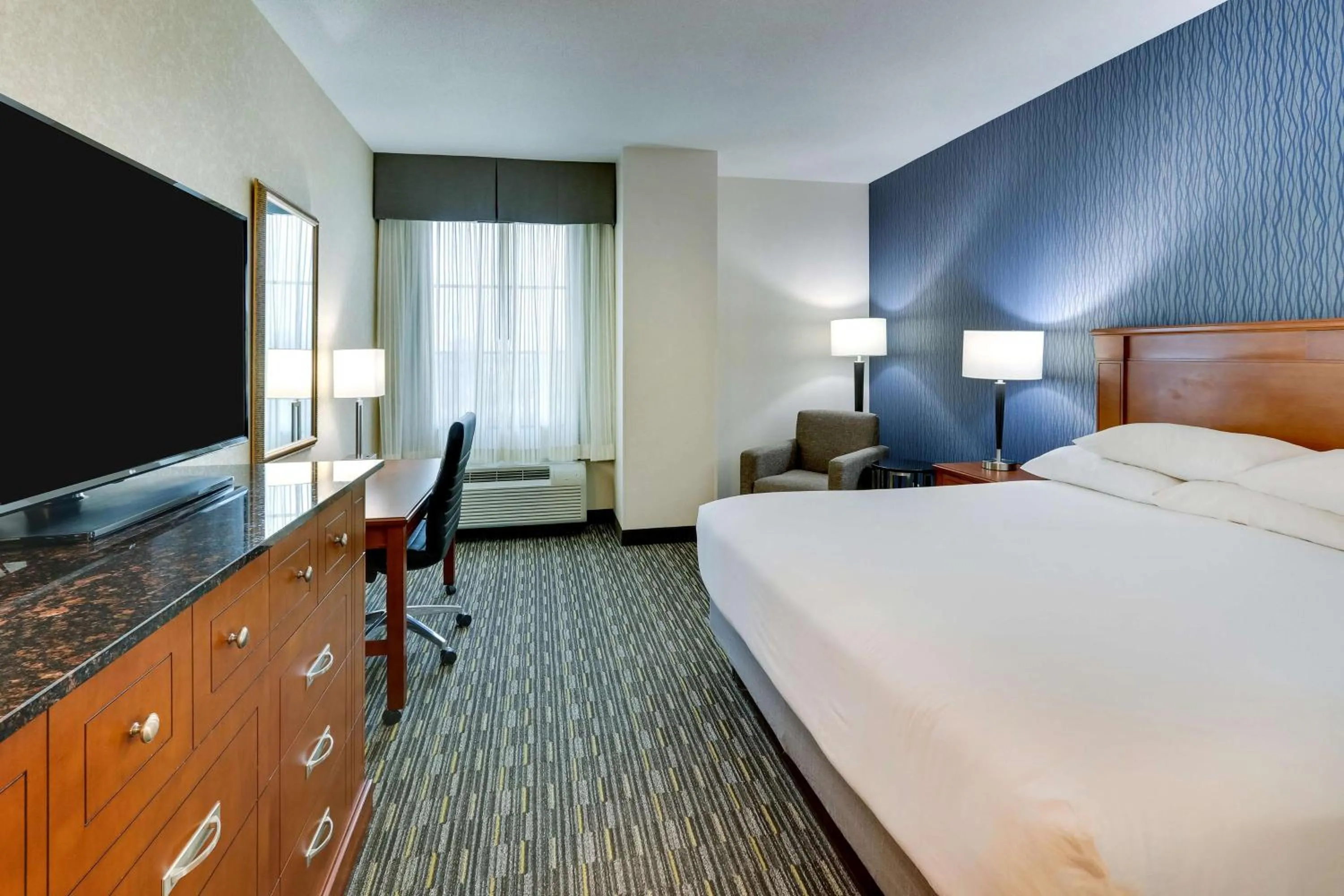 Deluxe King Room in Drury Inn & Suites Sikeston