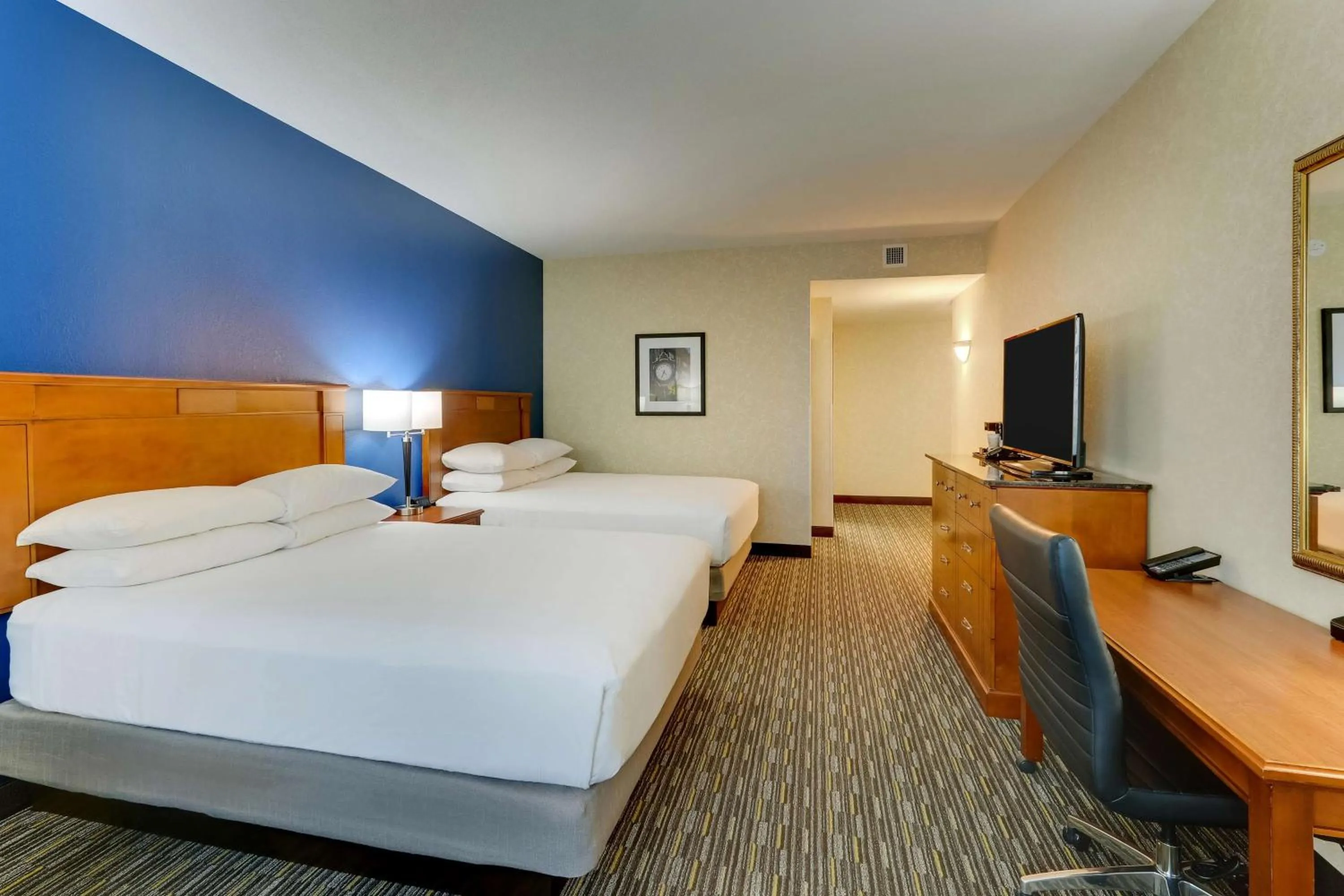 Superior Queen Room with Two Queen Beds in Drury Inn & Suites Sikeston