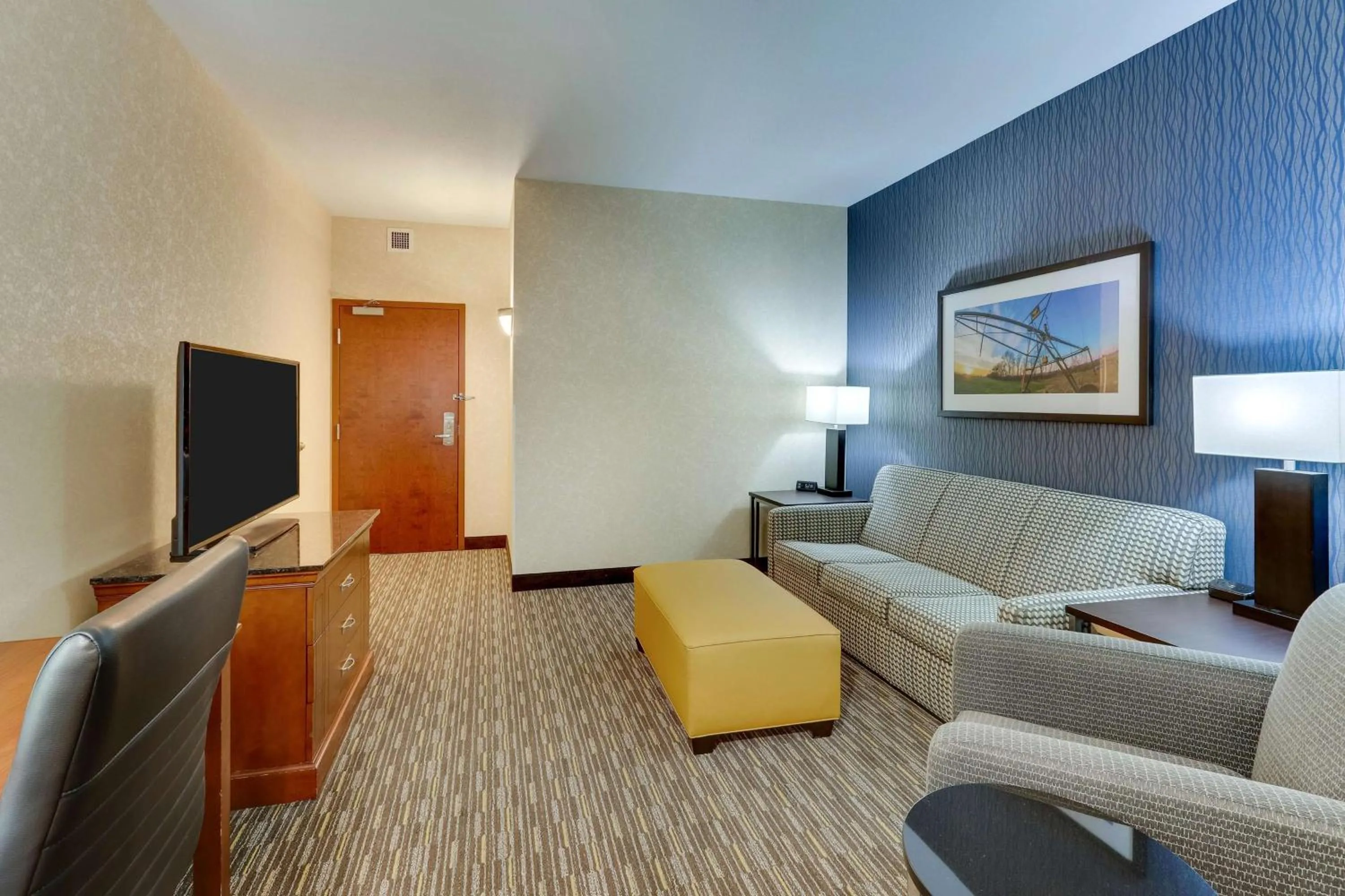 Queen Suite with Sofa Bed in Drury Inn & Suites Sikeston