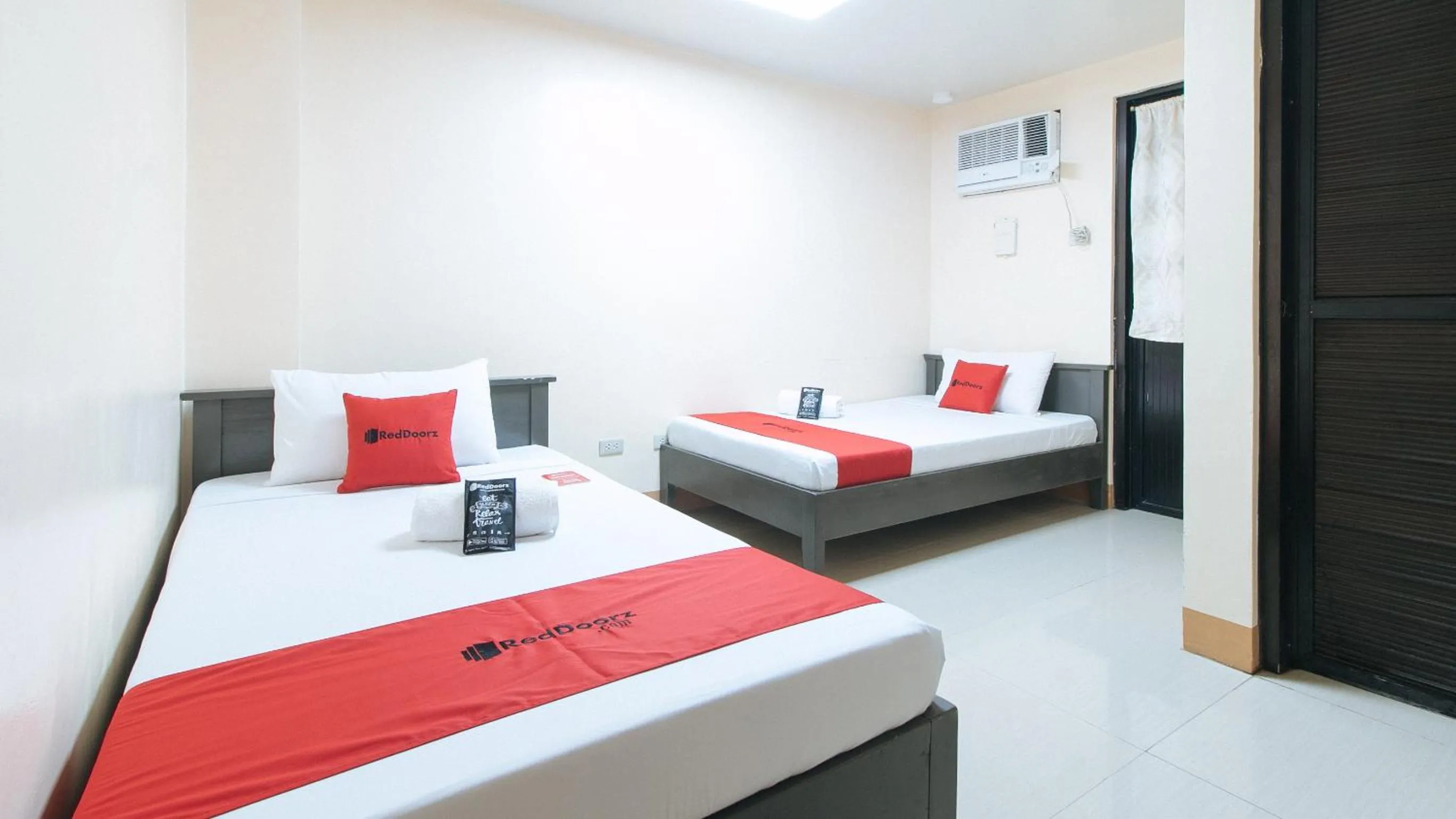 Twin Room in RedDoorz at Isabelita Hotel Tuguegarao City