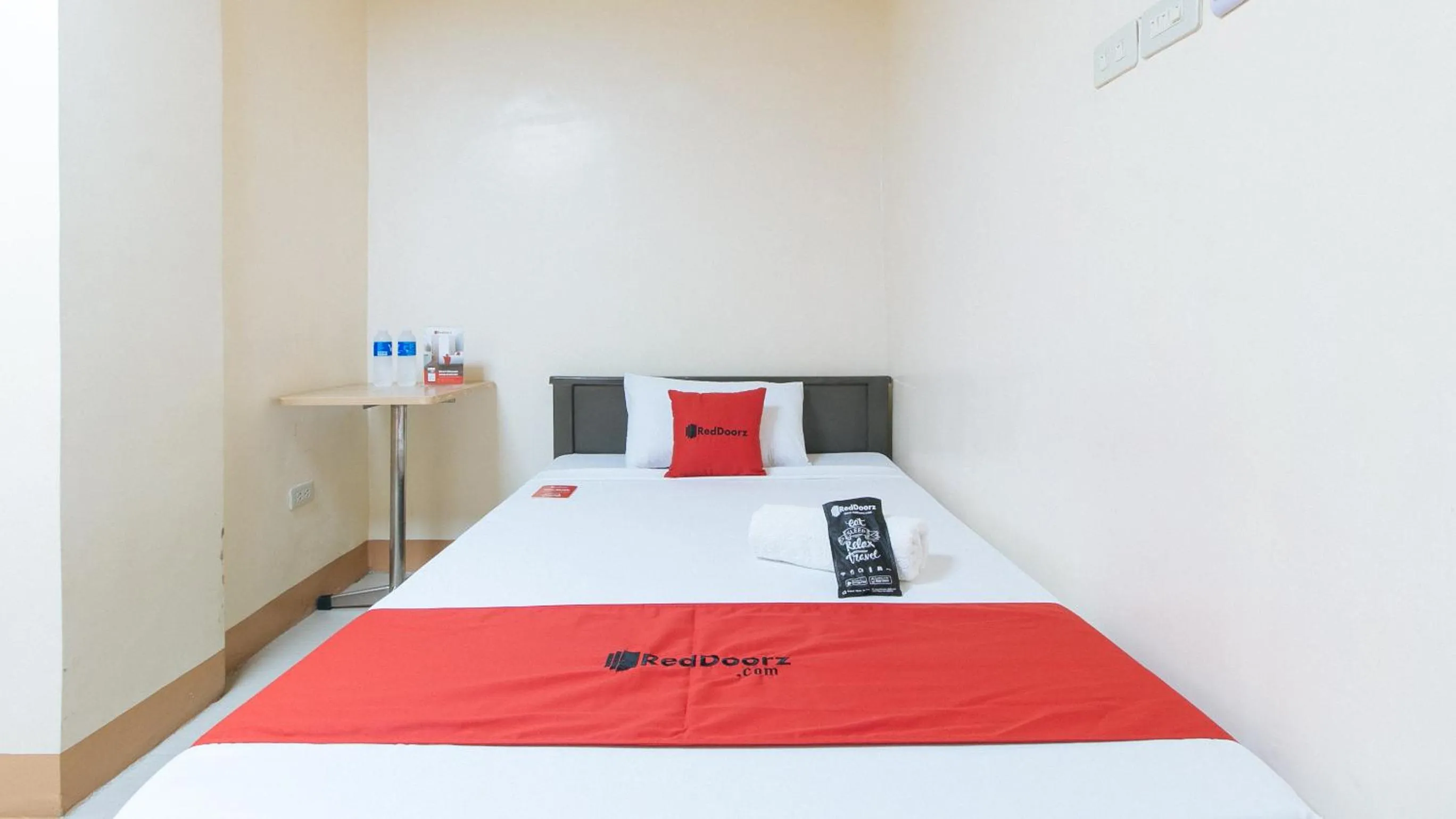 Single Room in RedDoorz at Isabelita Hotel Tuguegarao City