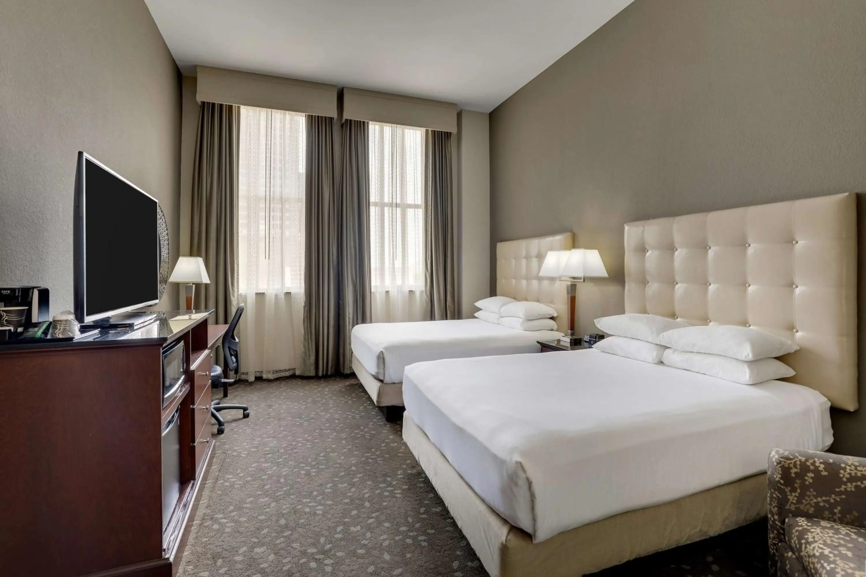 Deluxe Queen Room with Two Queen Beds in Drury Plaza Hotel New Orleans
