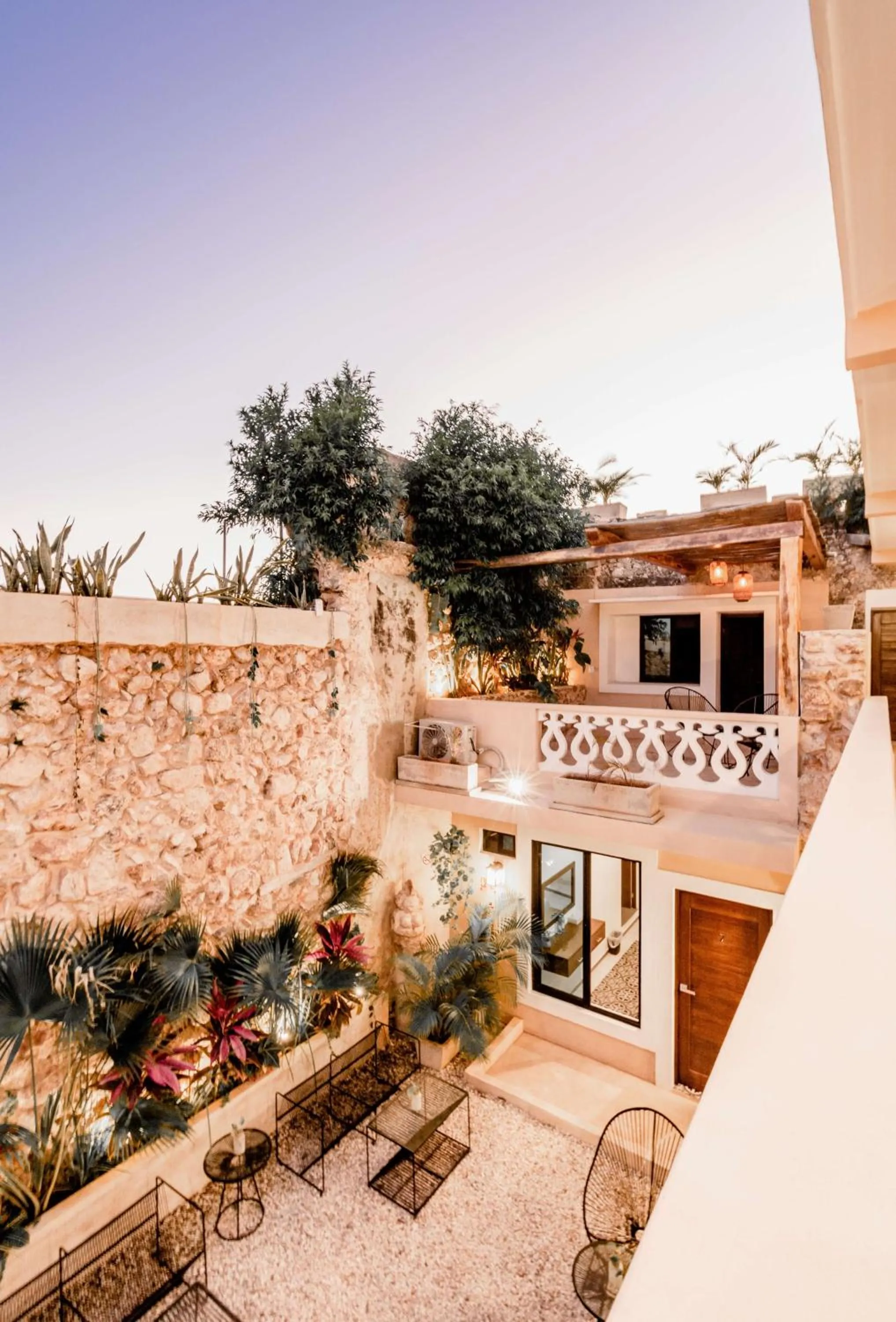 Junior Suite with Garden View - single occupancy in Hotel Colonial Zaci by GuruHotel