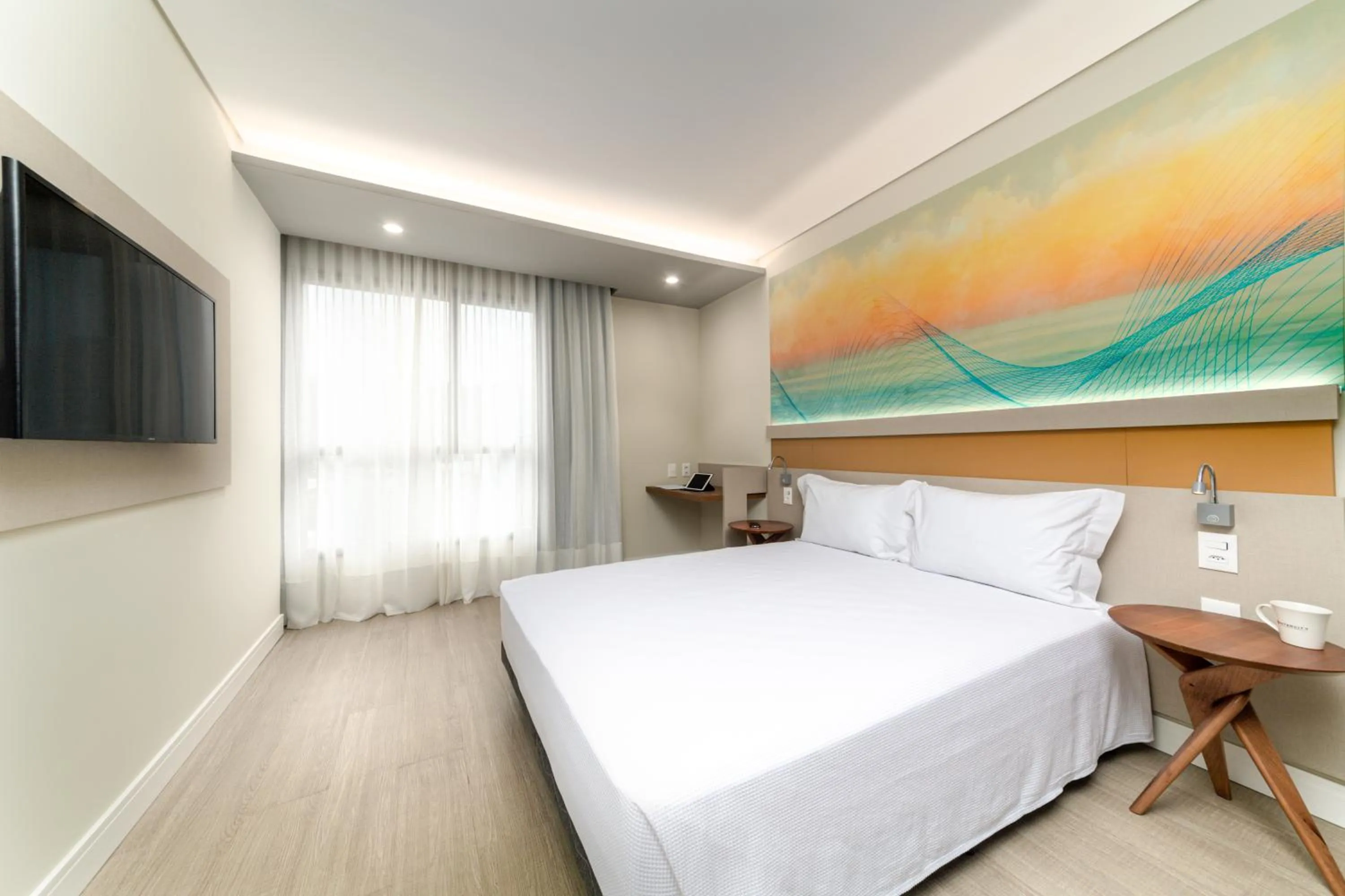 Standard PwD Disability Access - single occupancy - 1 Queen Bed in Intercity Portofino Florianópolis