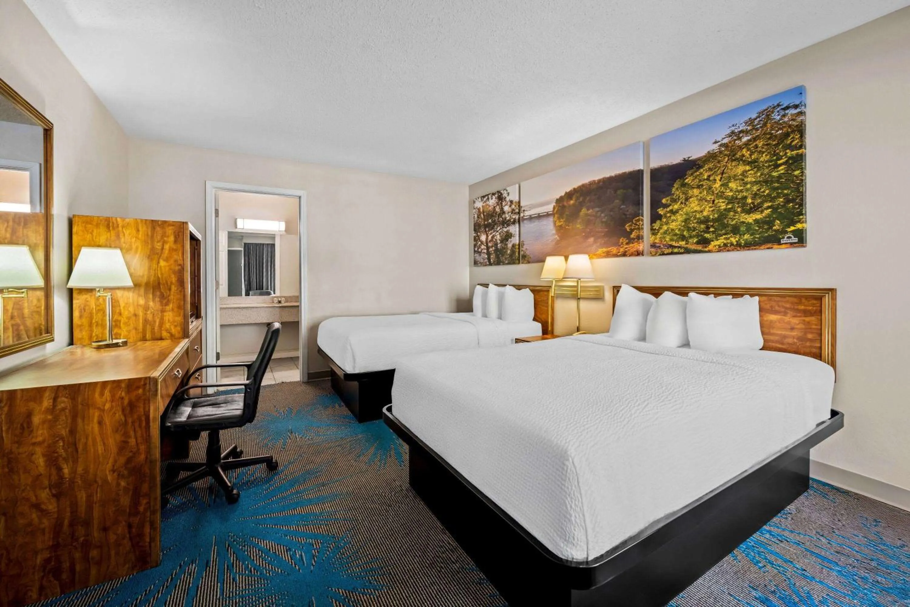 Deluxe Double Room with Two Double Beds - Non-Smoking in Days Inn by Wyndham Dubuque