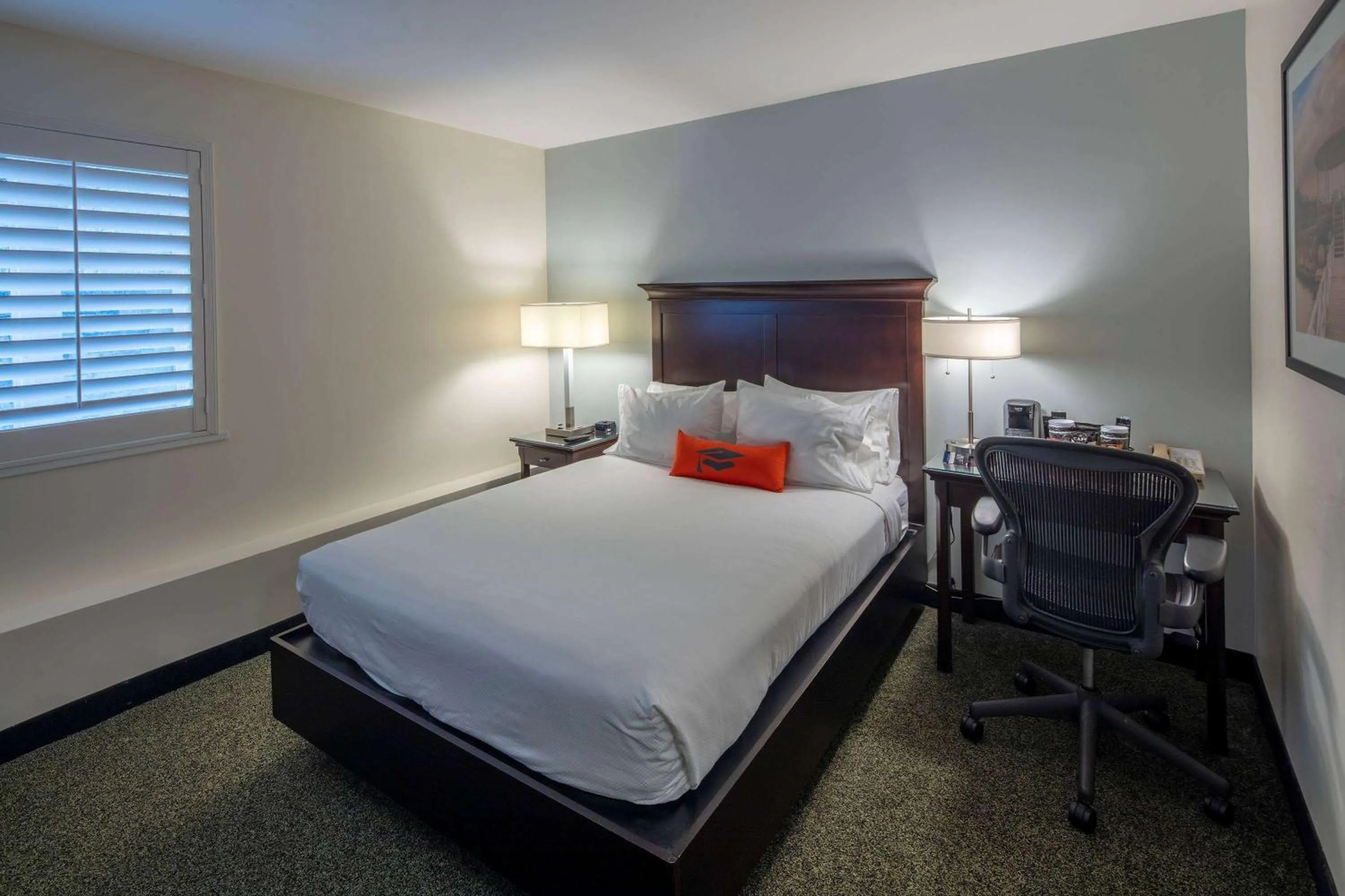 1 Queen Bed, Mobility Accessible Room, Non-Smoking  in Collegian Hotel & Suites, Trademark Collection by Wyndham