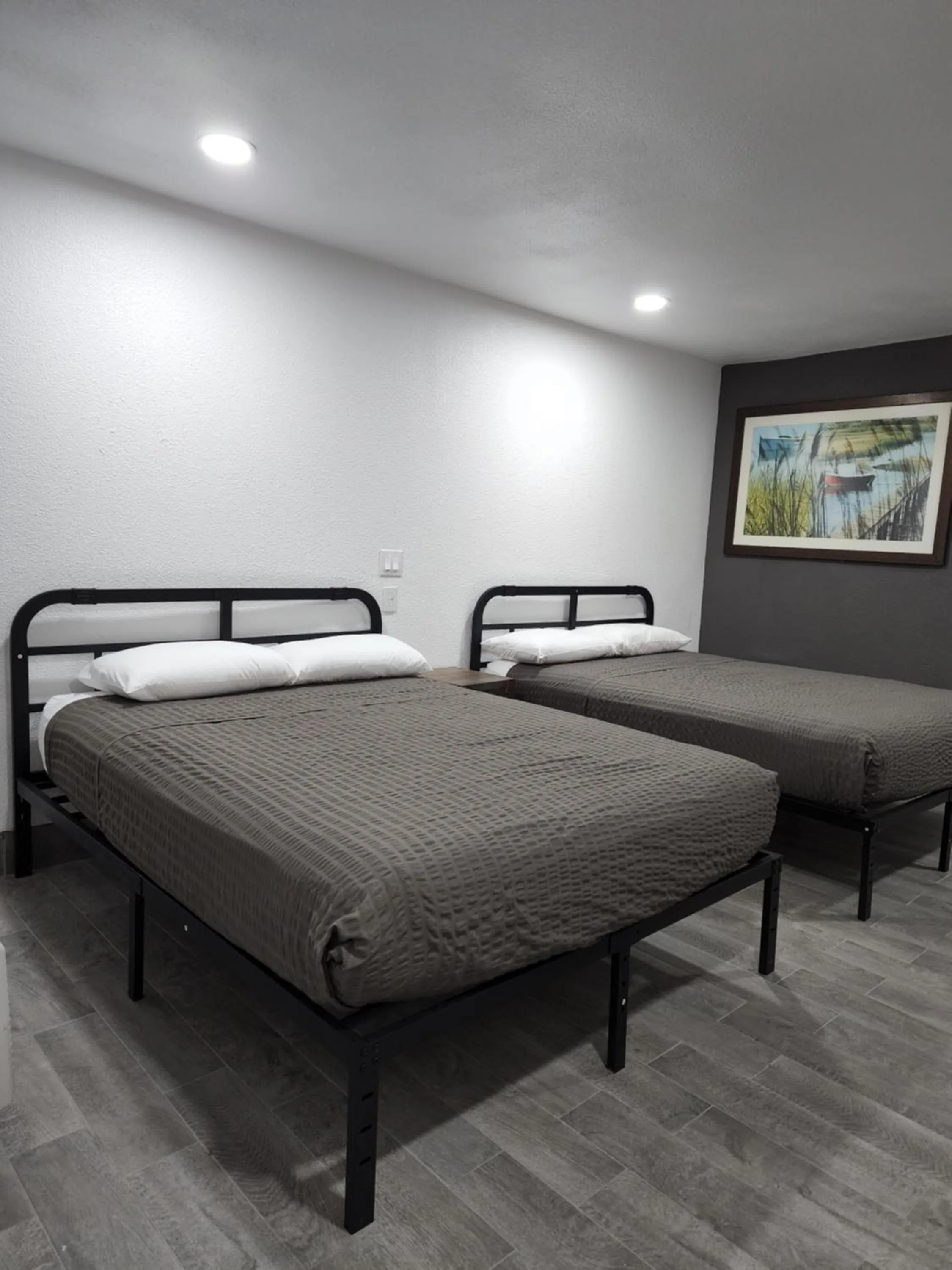 Quadruple Room - Non Smoking/Exterior Hall in Rodeway Inn