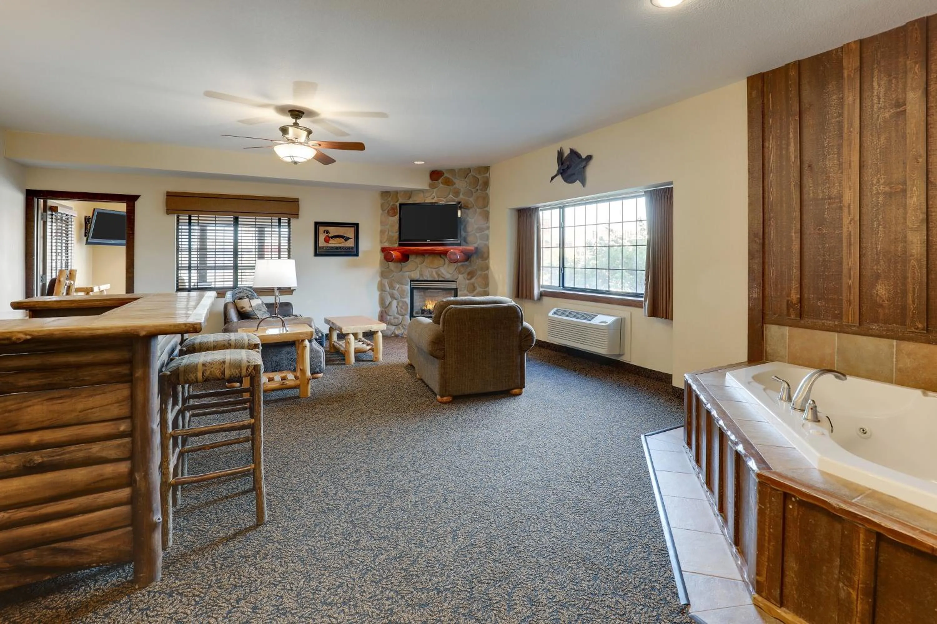 Superior Suite in Stoney Creek Hotel Sioux City