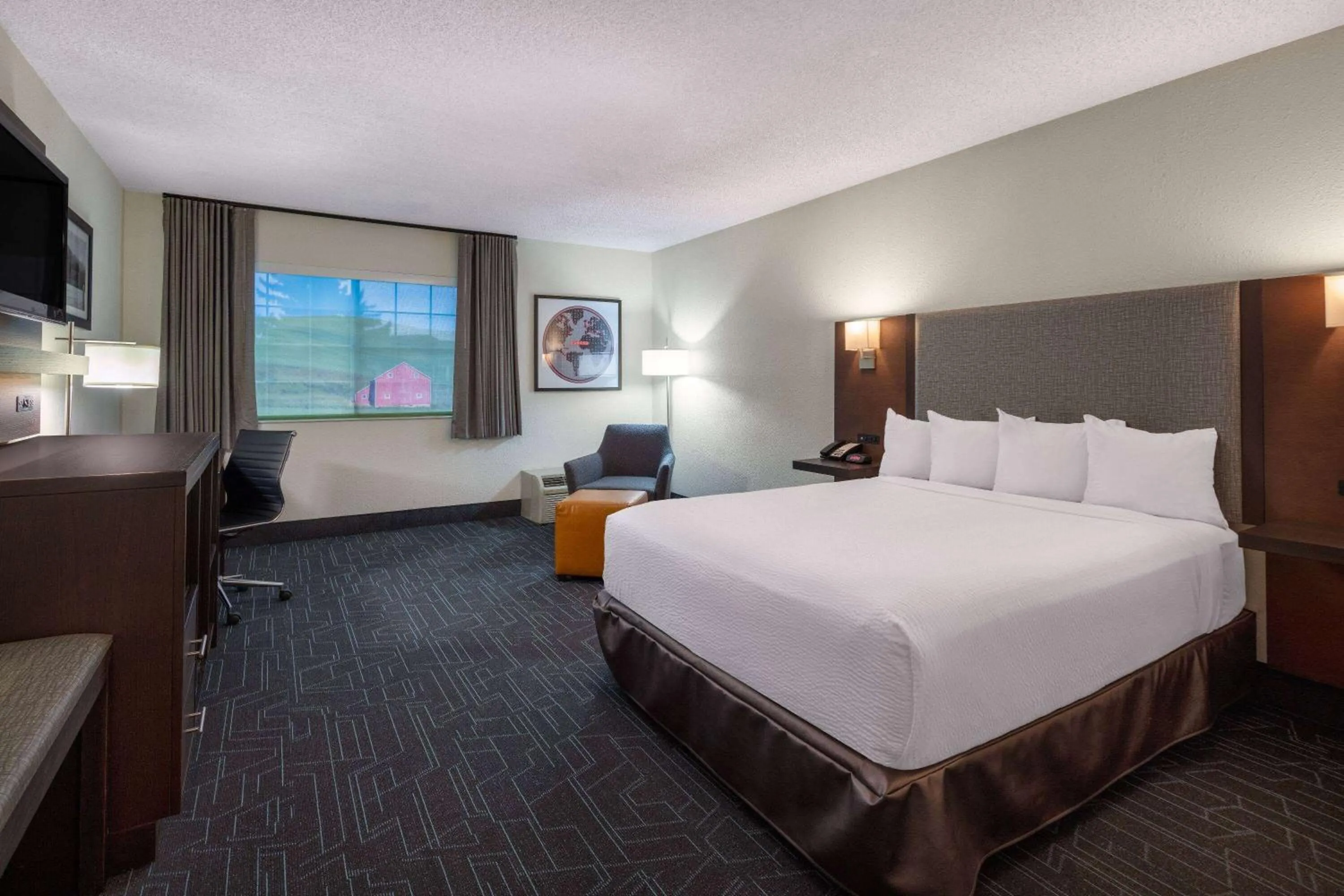 Queen Room - Non-Smoking in Ramada by Wyndham Spokane Airport
